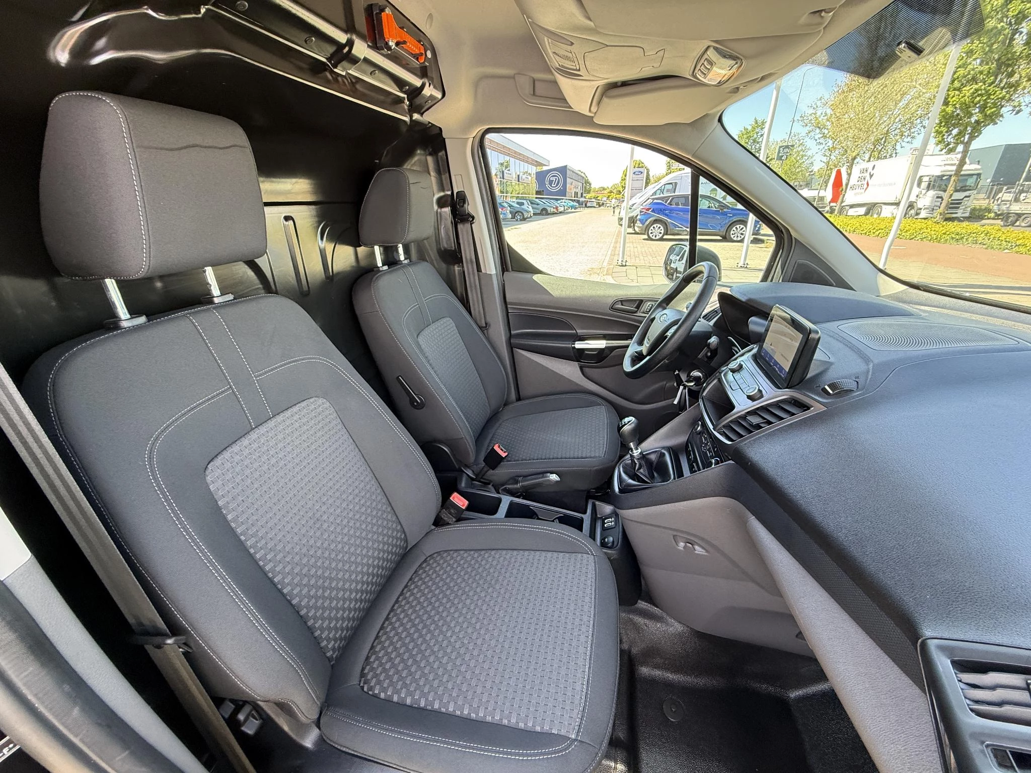 Ford-Transit Connect-image-8