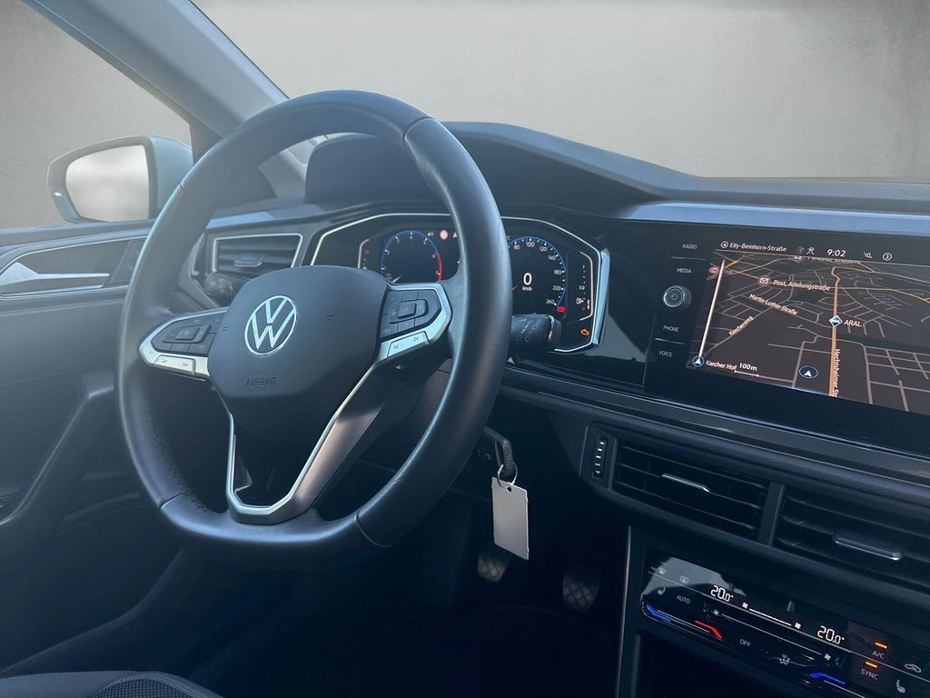 Volkswagen-Polo-image-6
