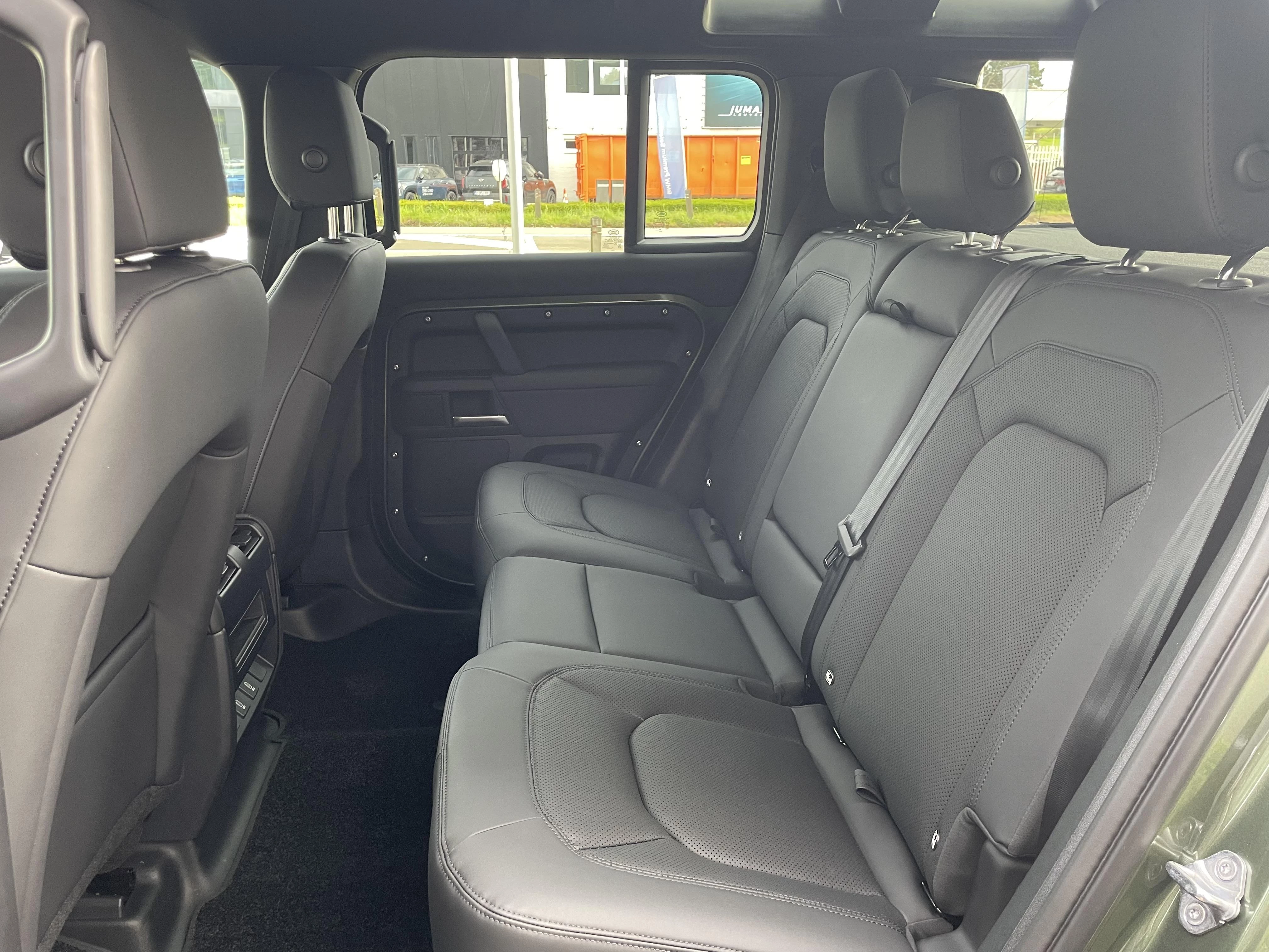 Land Rover Defender 110 D200 S Demo