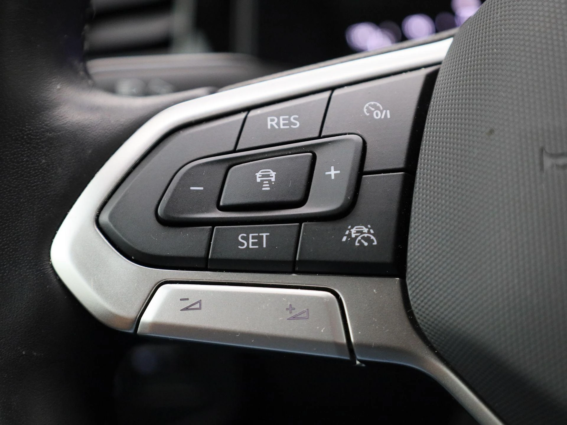 Volkswagen-Polo-image-17