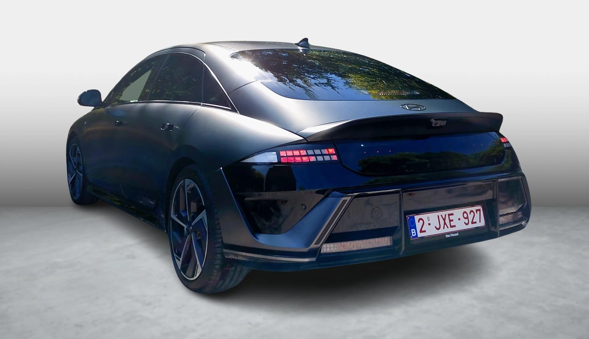Hyundai-IONIQ 6-image-5