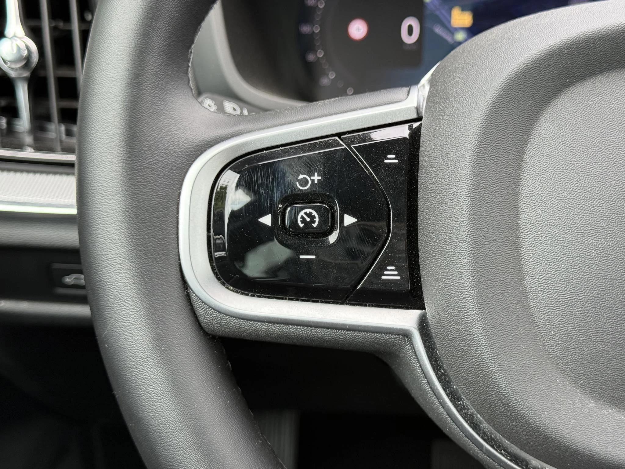 Volvo V60 T6 Plug-in hybrid AWD Plus Dark