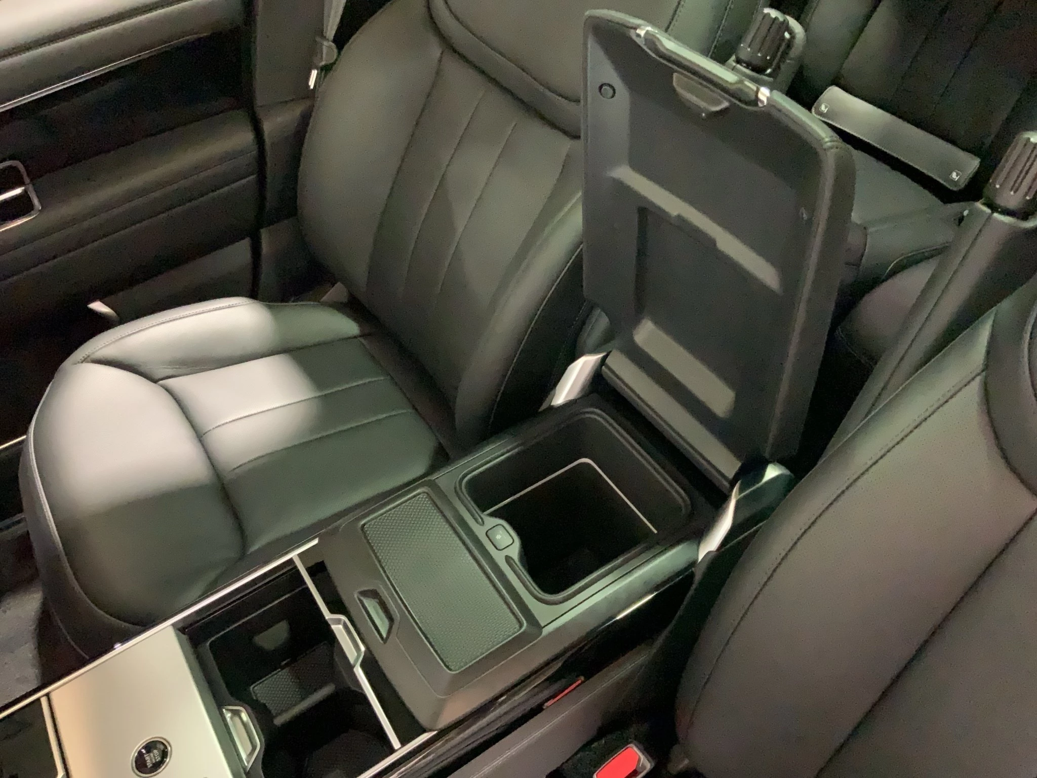 Land Rover-Range Rover-image-23