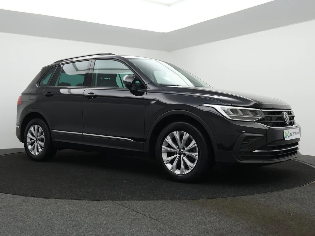 Volkswagen-Tiguan-image-8