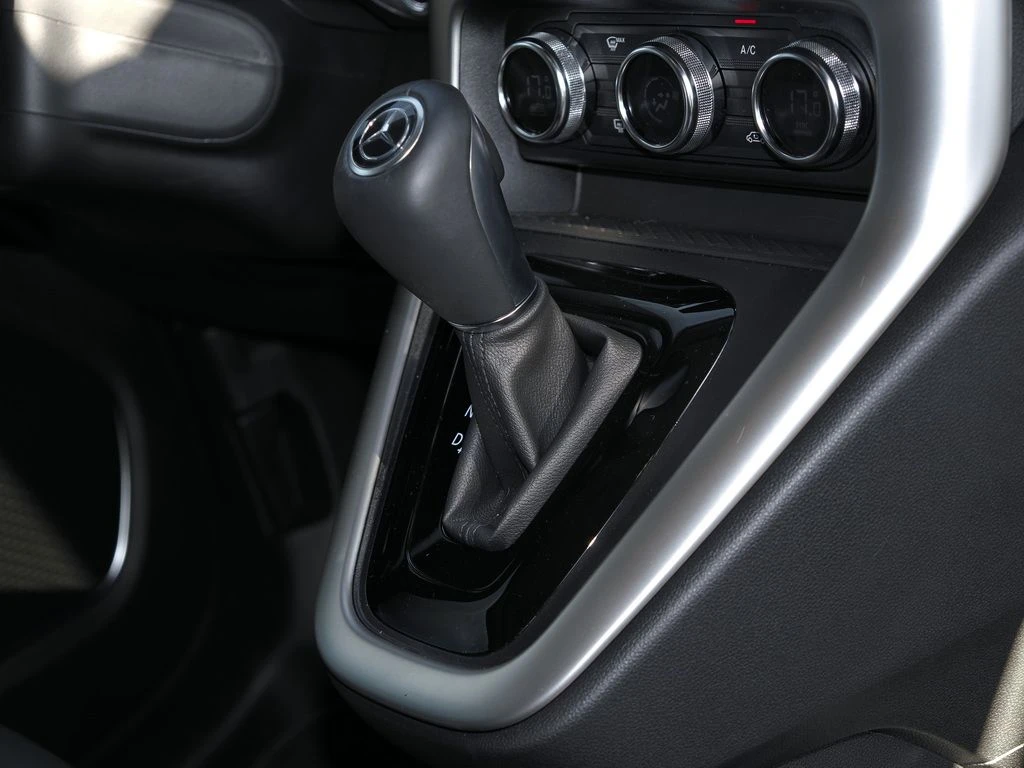 Mercedes-Benz-T-Klasse 180-image-10