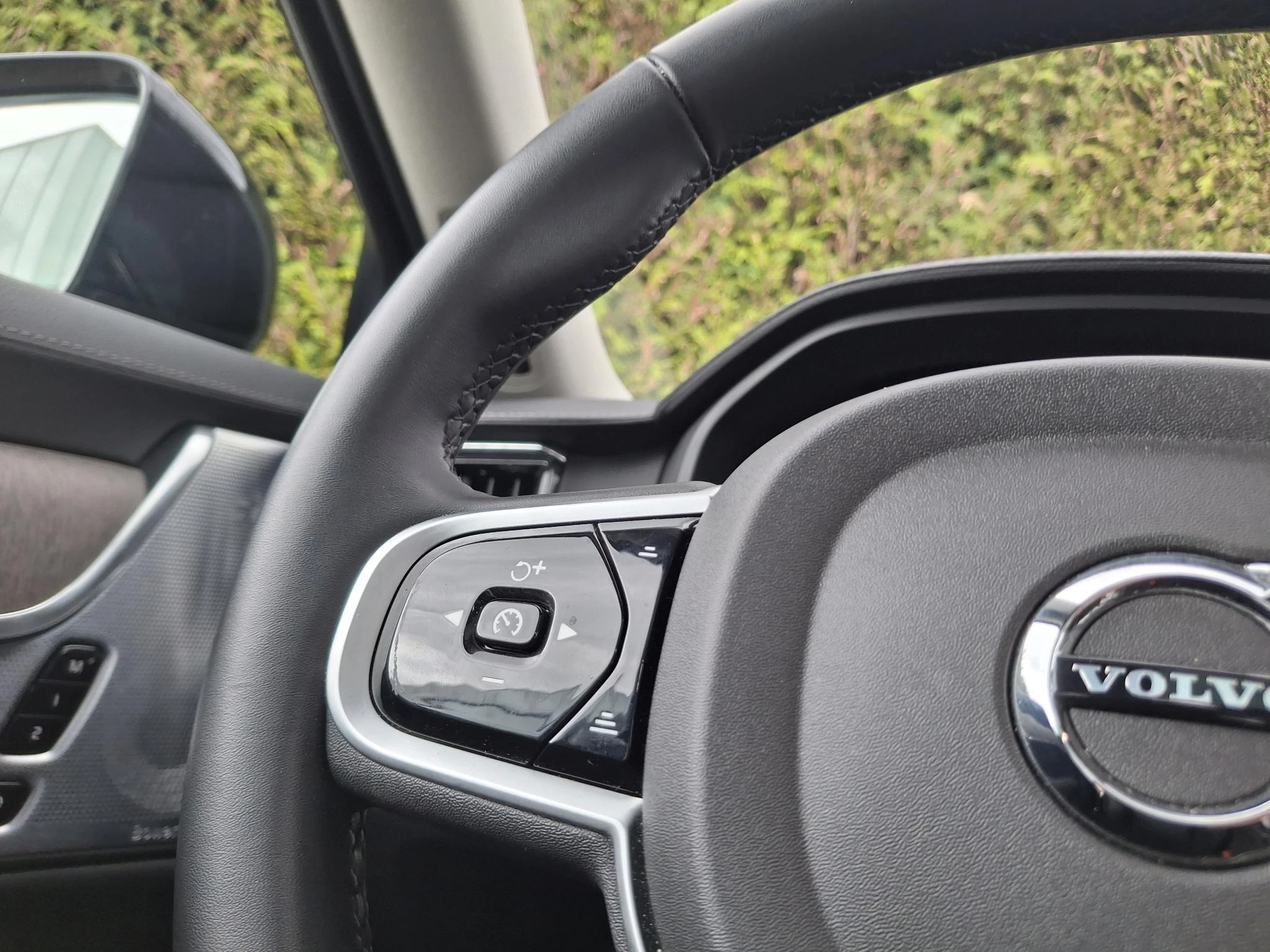 Volvo-V90-image-30
