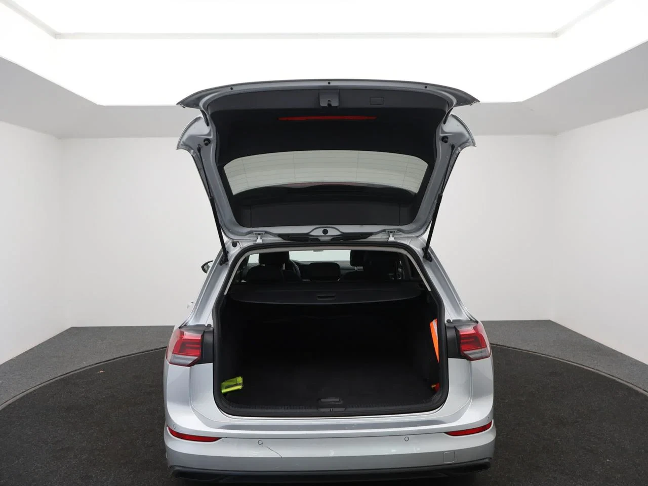 Volkswagen-Golf-image-20