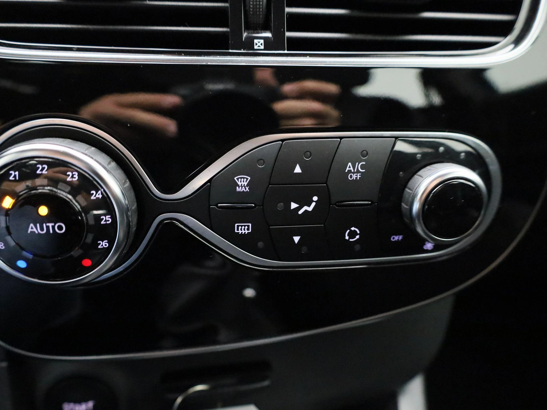 Renault-Clio-image-19