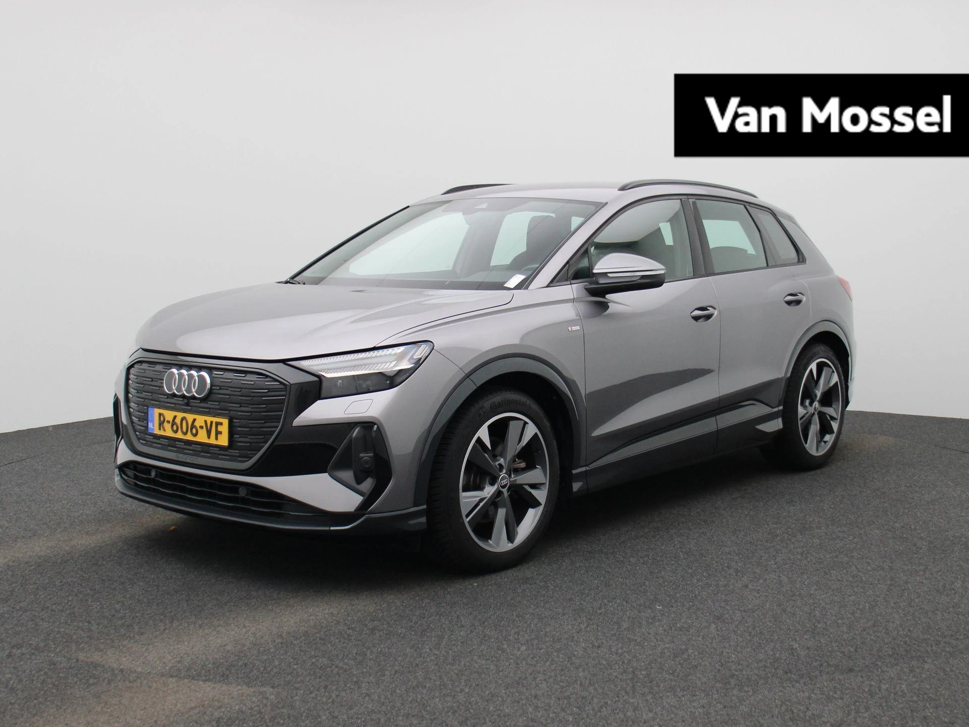 Audi-Q4 e-tron-image-0