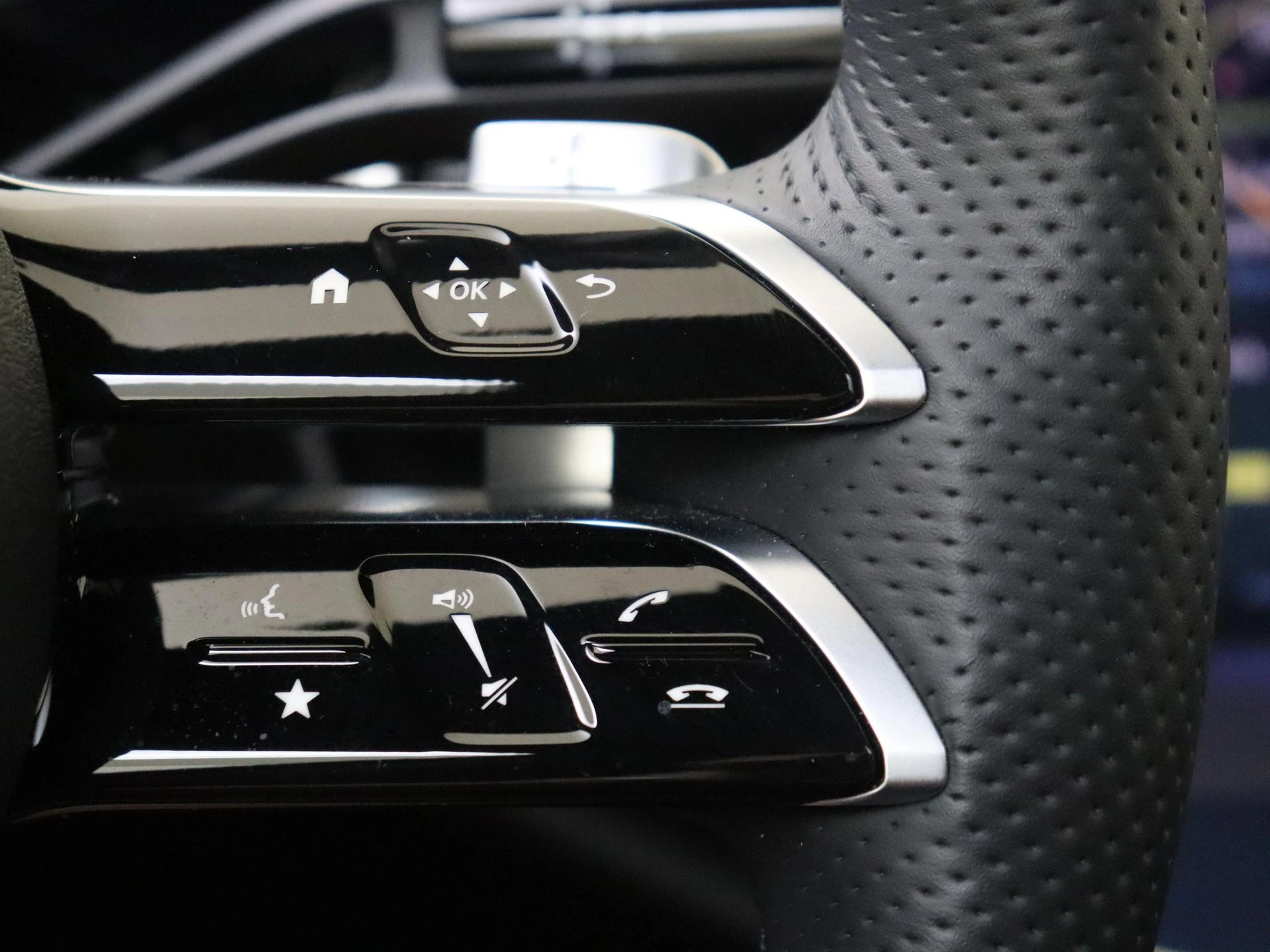 Mercedes-Benz-E-Klasse-image-13