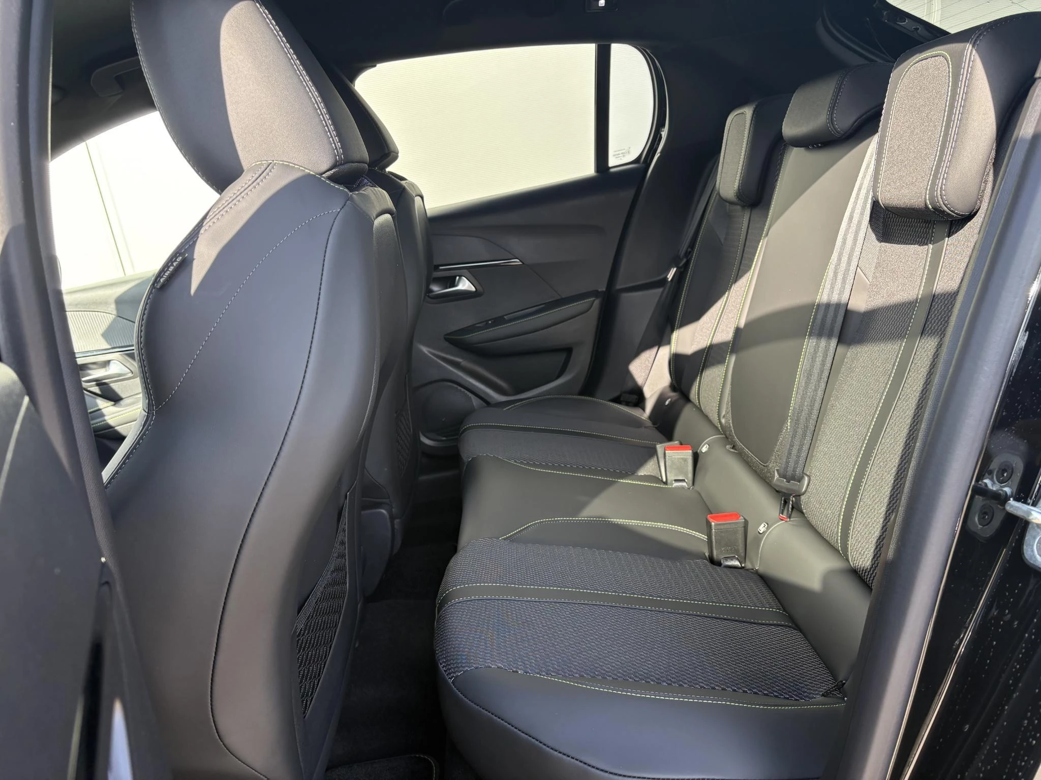 Peugeot-208-image-11