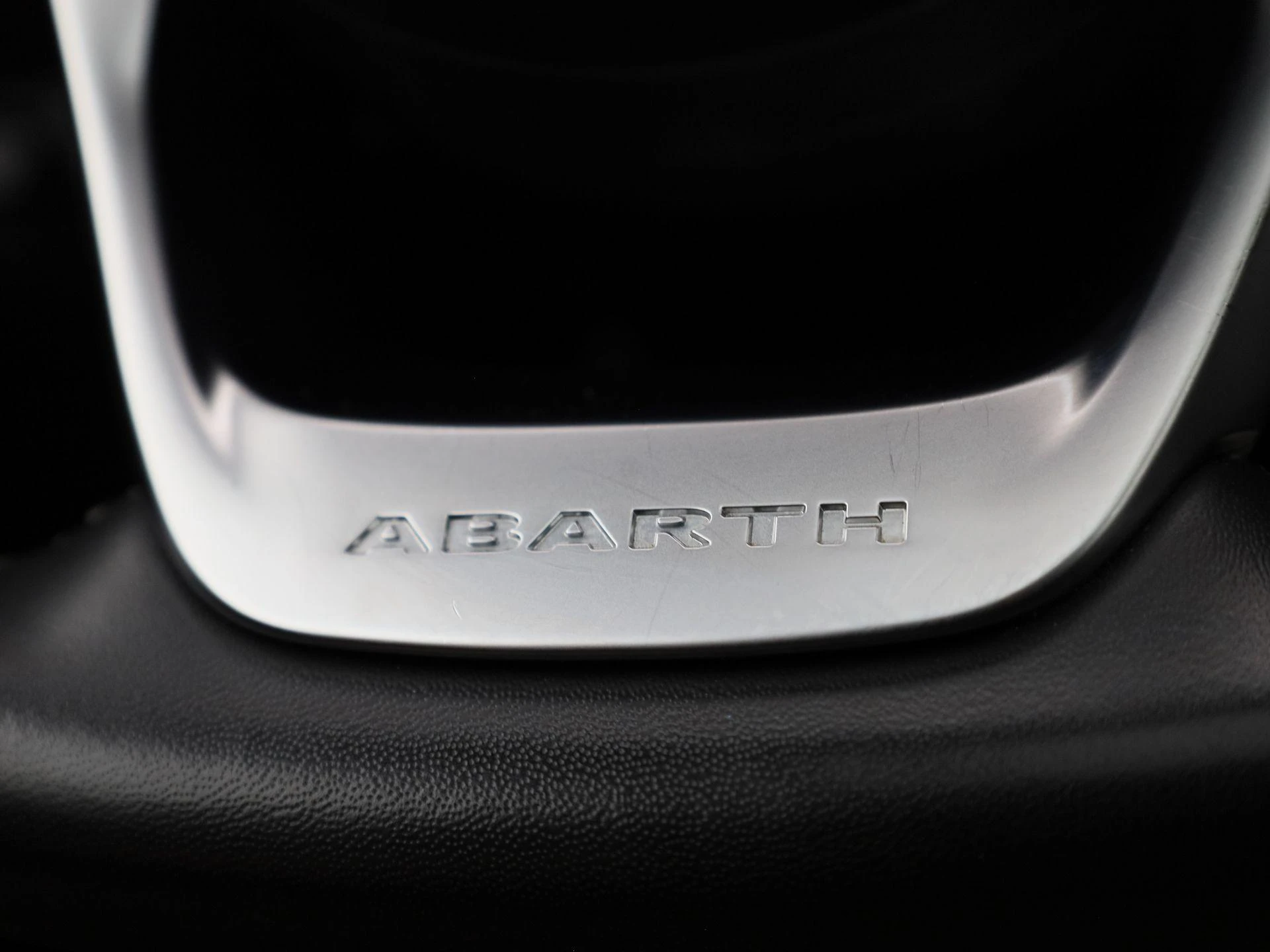 Abarth 500 Abarth Scorpionissima 42 kWh
