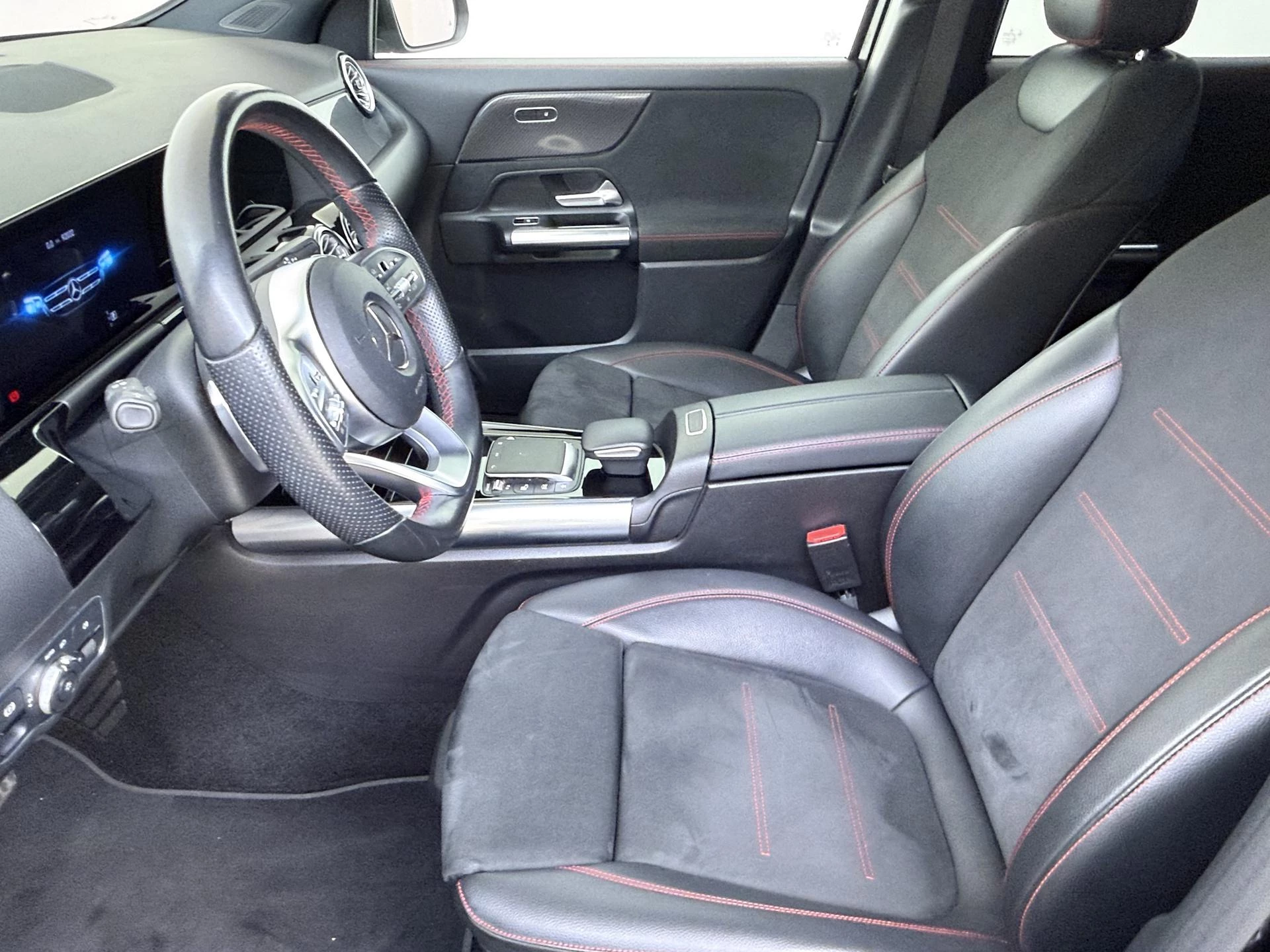 Mercedes-Benz-GLA-image-10