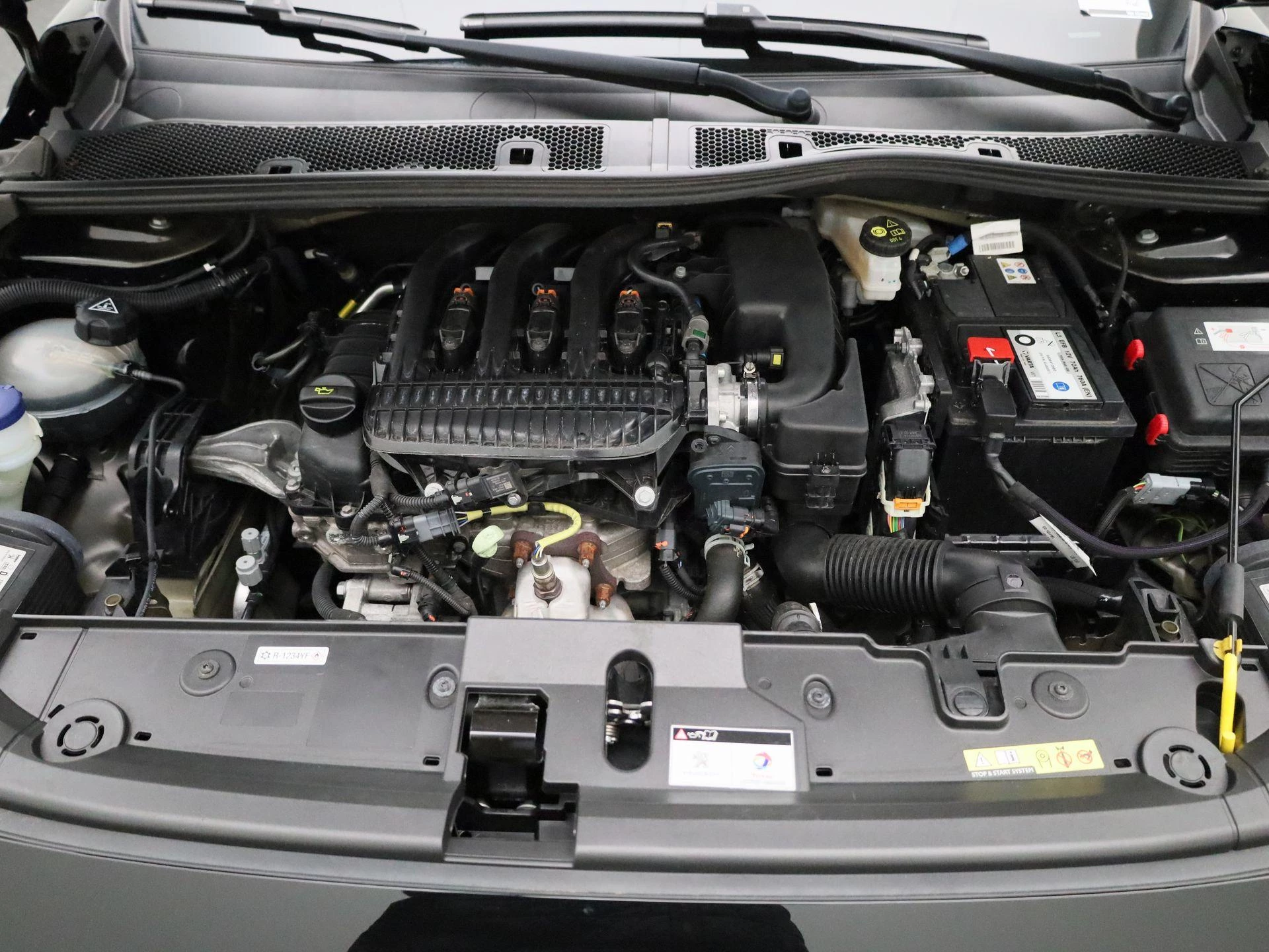 Peugeot-208-image-25