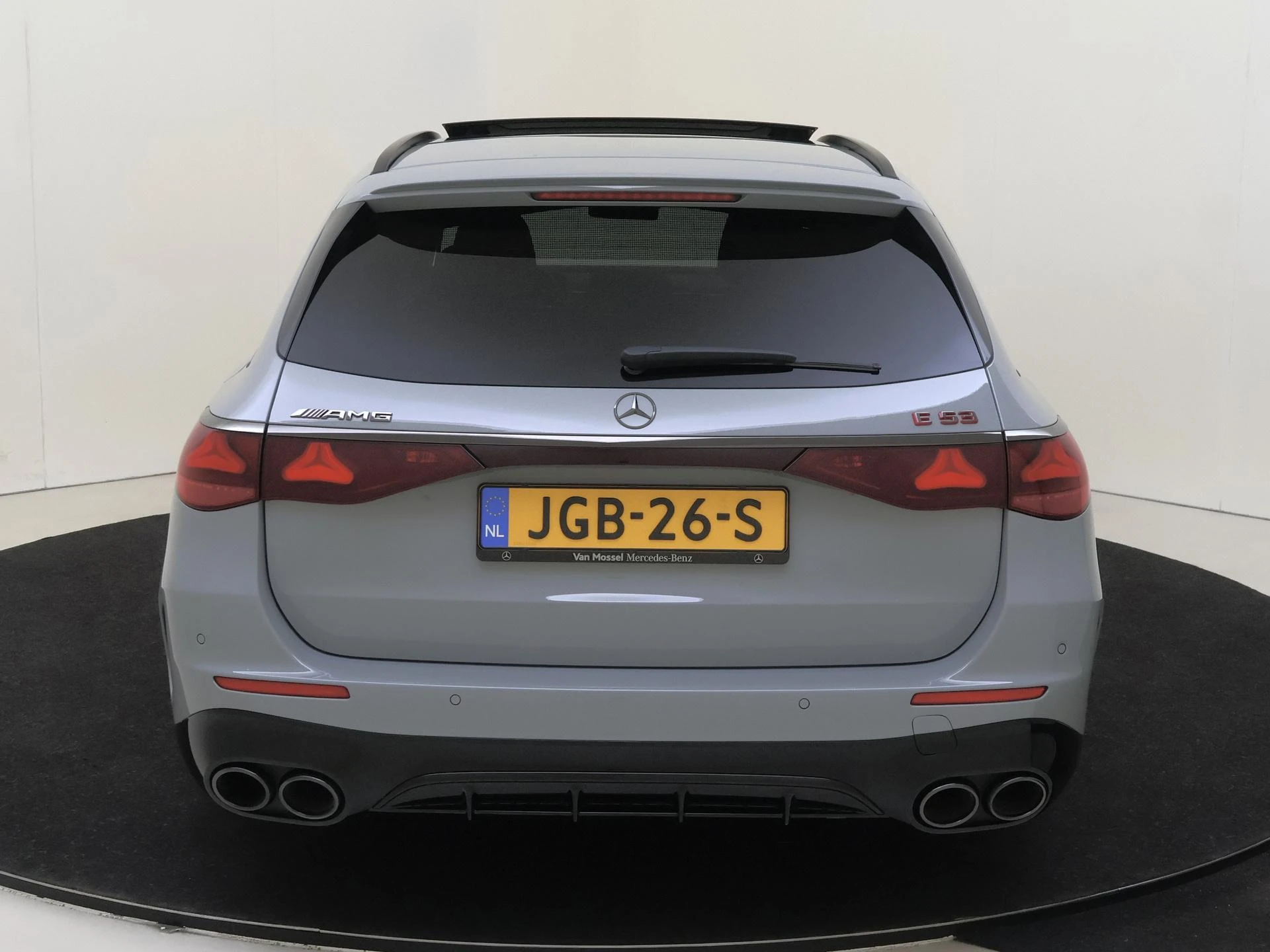 Mercedes-Benz-E-Klasse-image-8