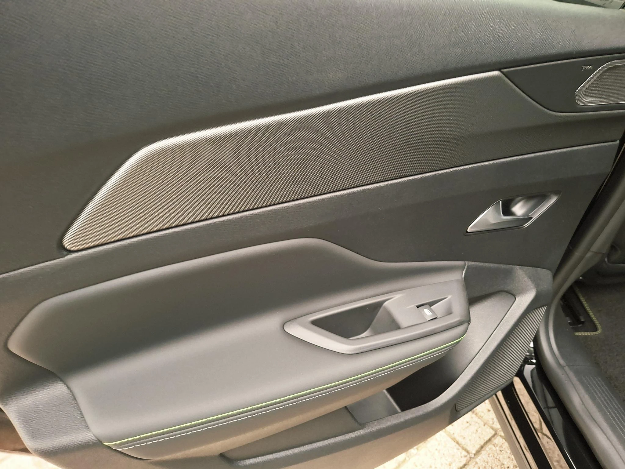 Peugeot-408-image-34