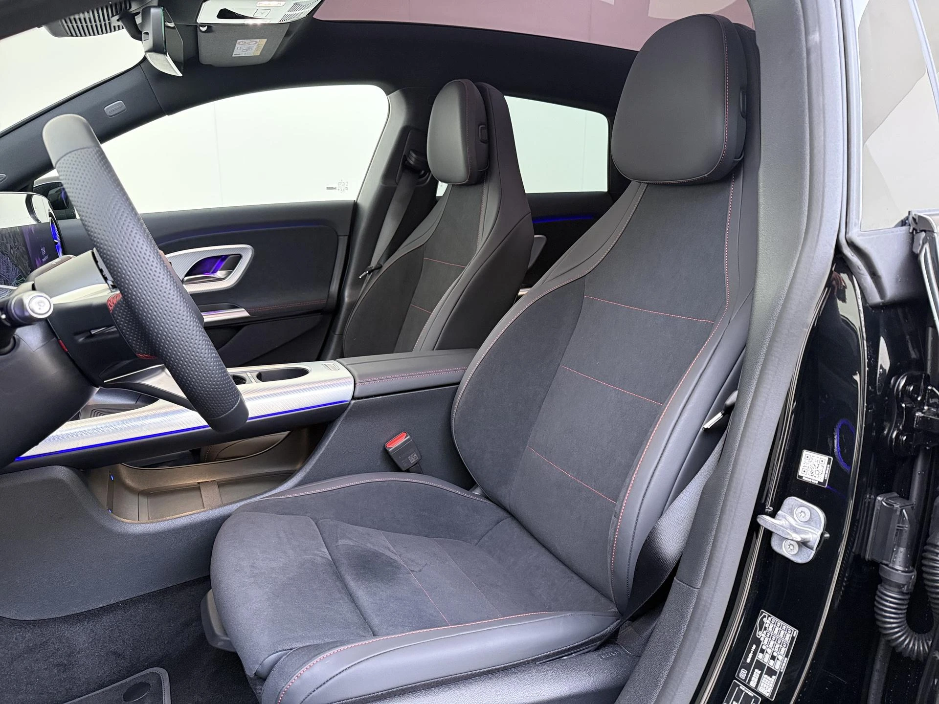 Mercedes-Benz-CLA-image-14