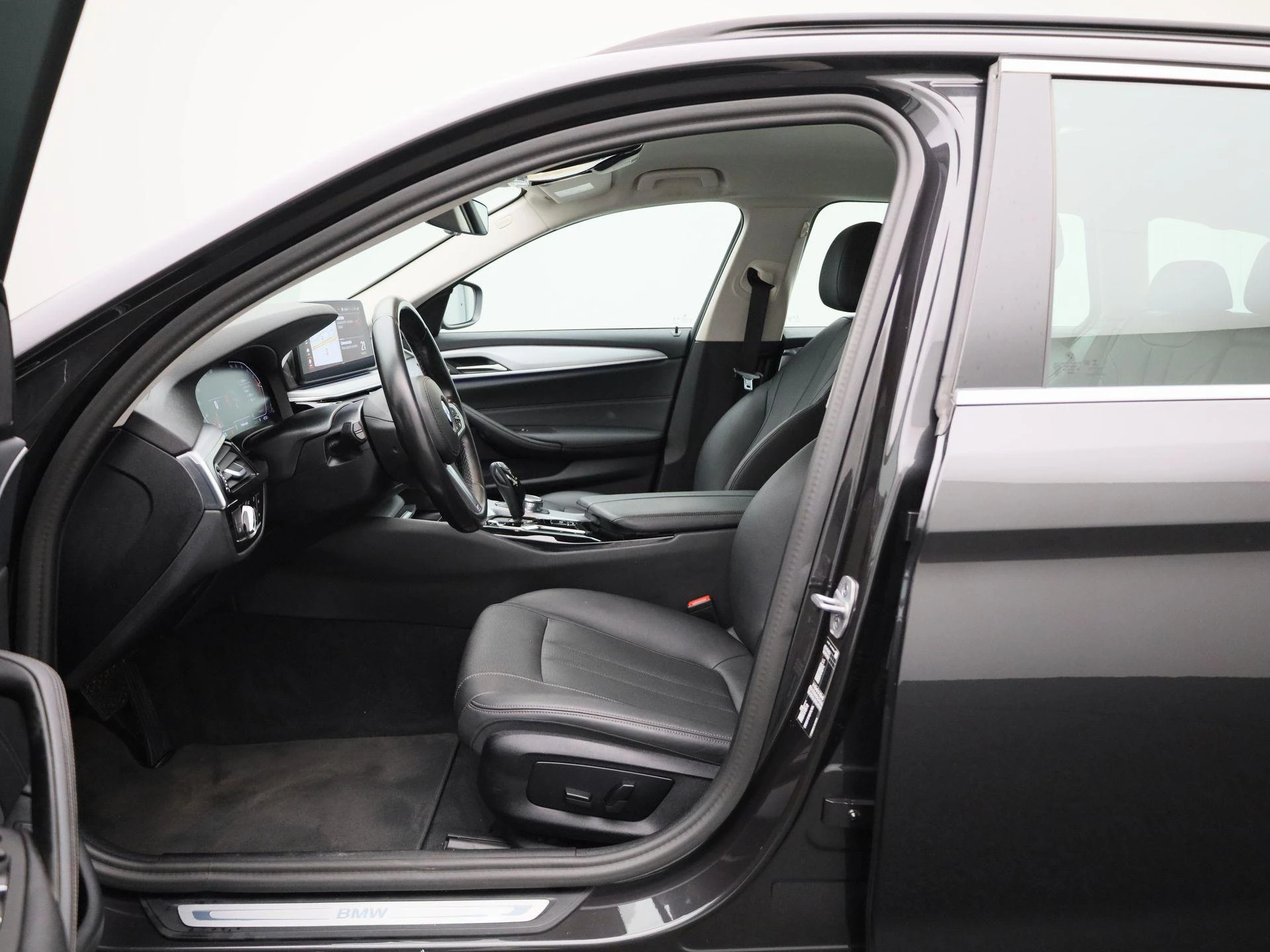 BMW-5 Serie-image-8