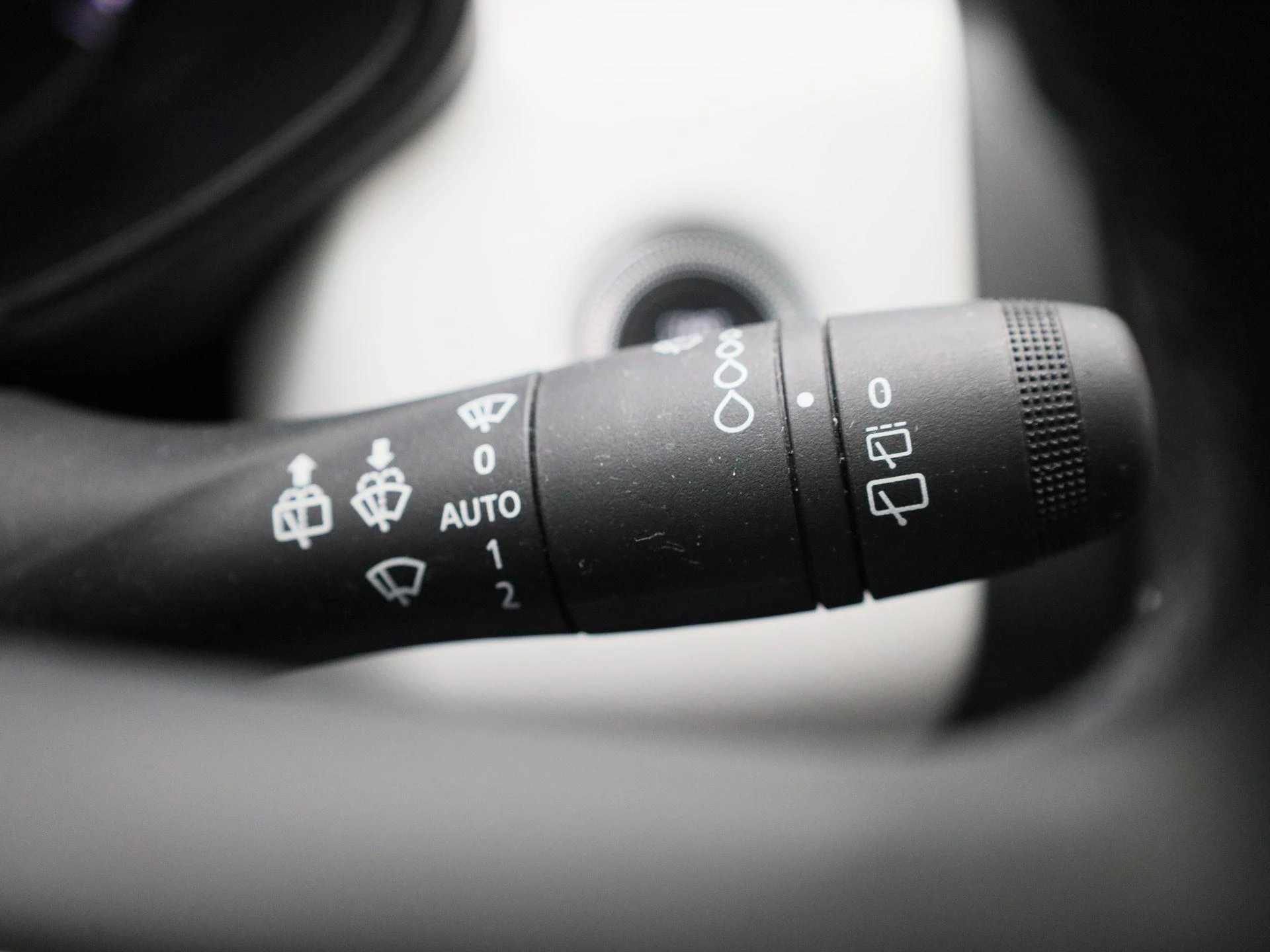 Renault-Clio-image-18