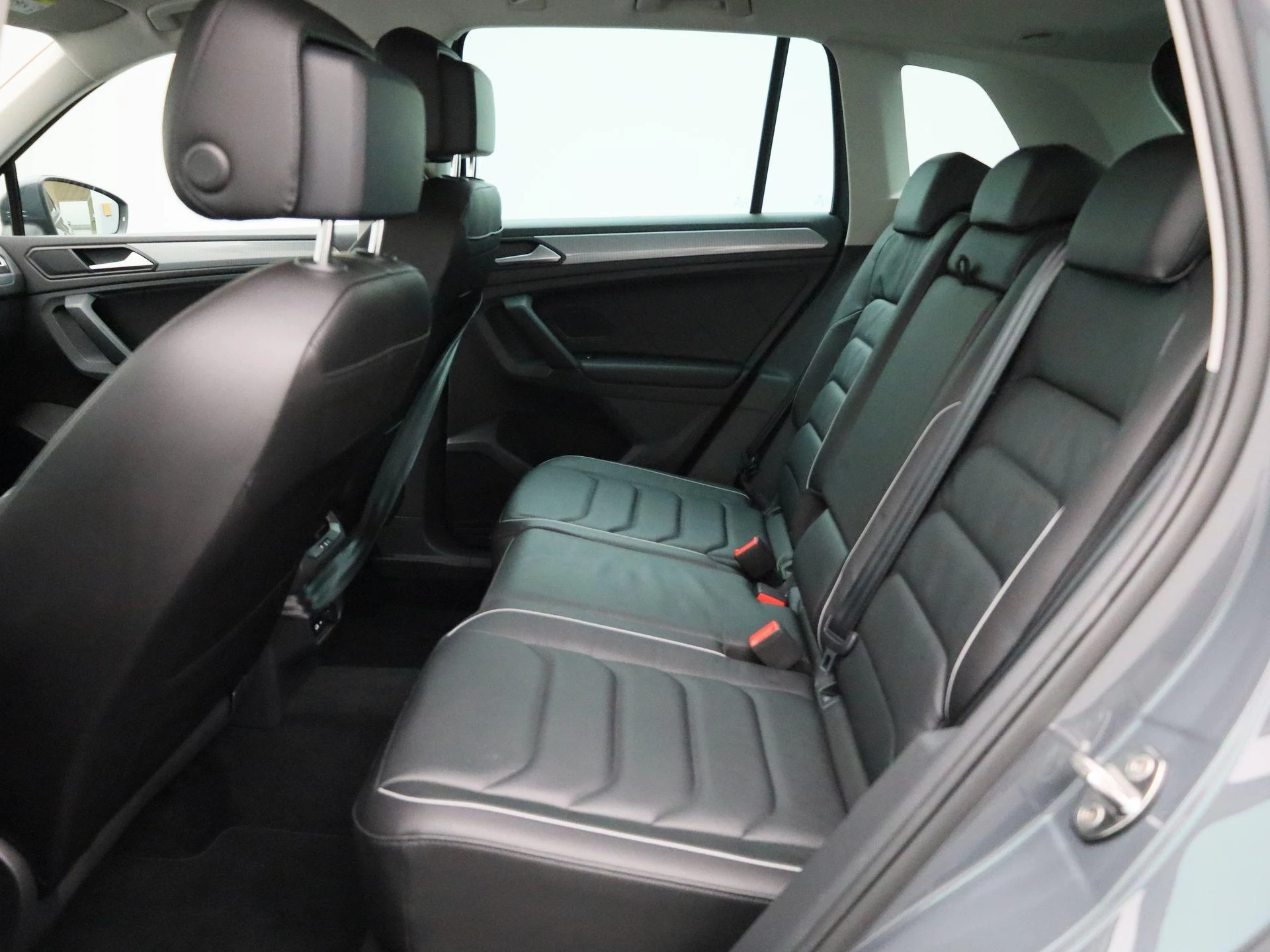 Volkswagen-Tiguan-image-11
