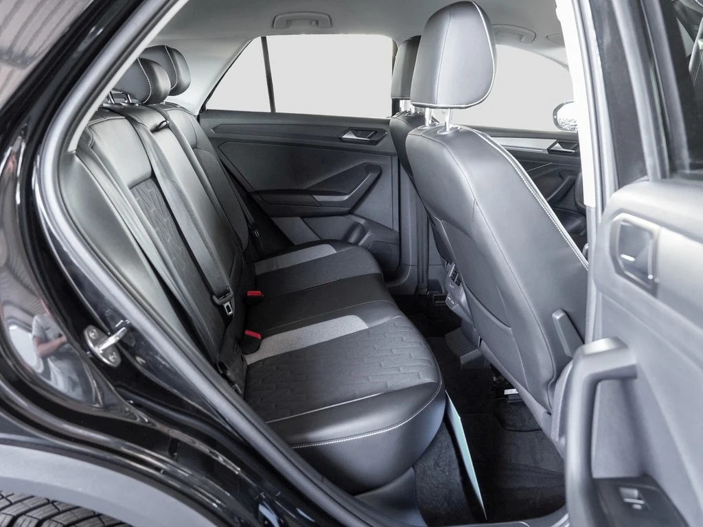 Volkswagen-T-Roc-image-10