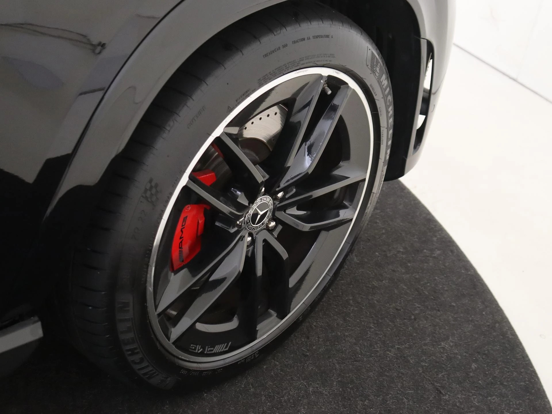 Mercedes-Benz-GLE-image-30