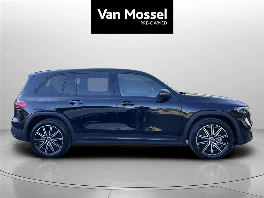 Mercedes-Benz-EQB-image-3
