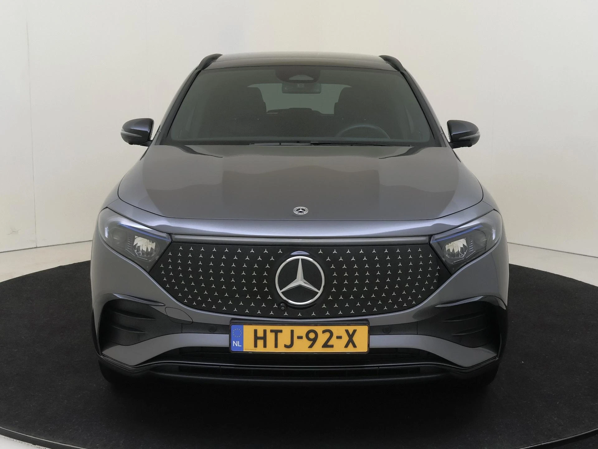 Mercedes-Benz-EQA-image-5