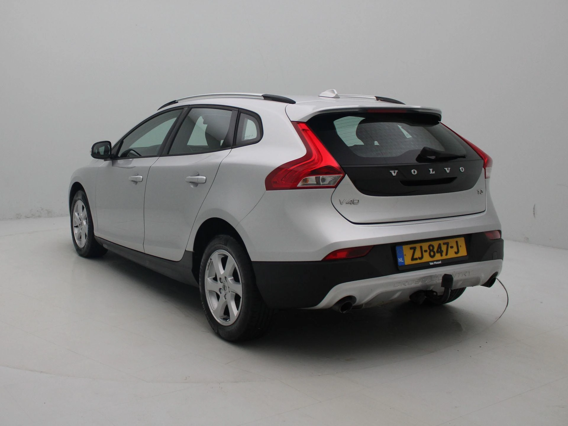 Volvo-V40-image-1