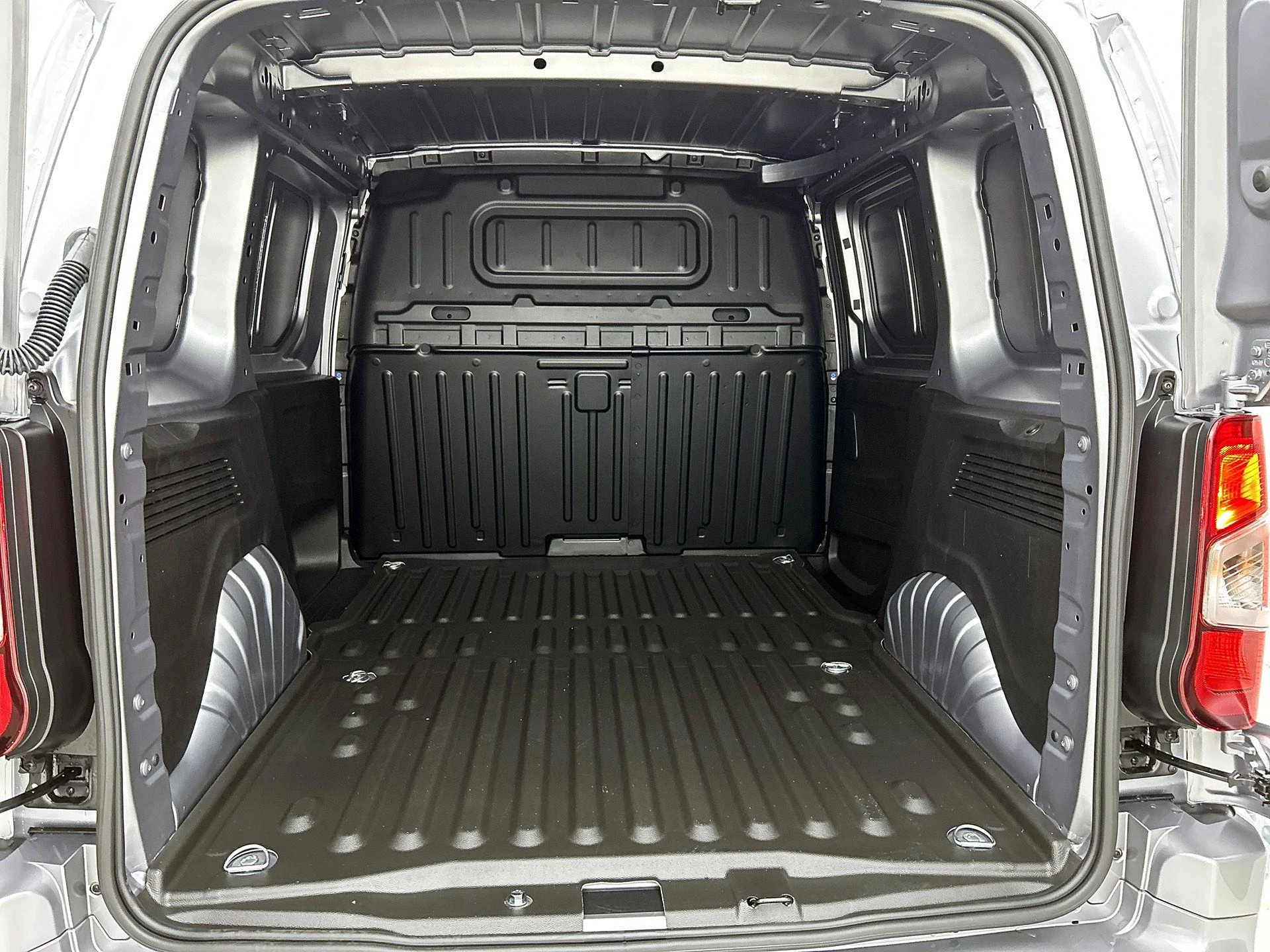 Opel-Combo-e-image-28