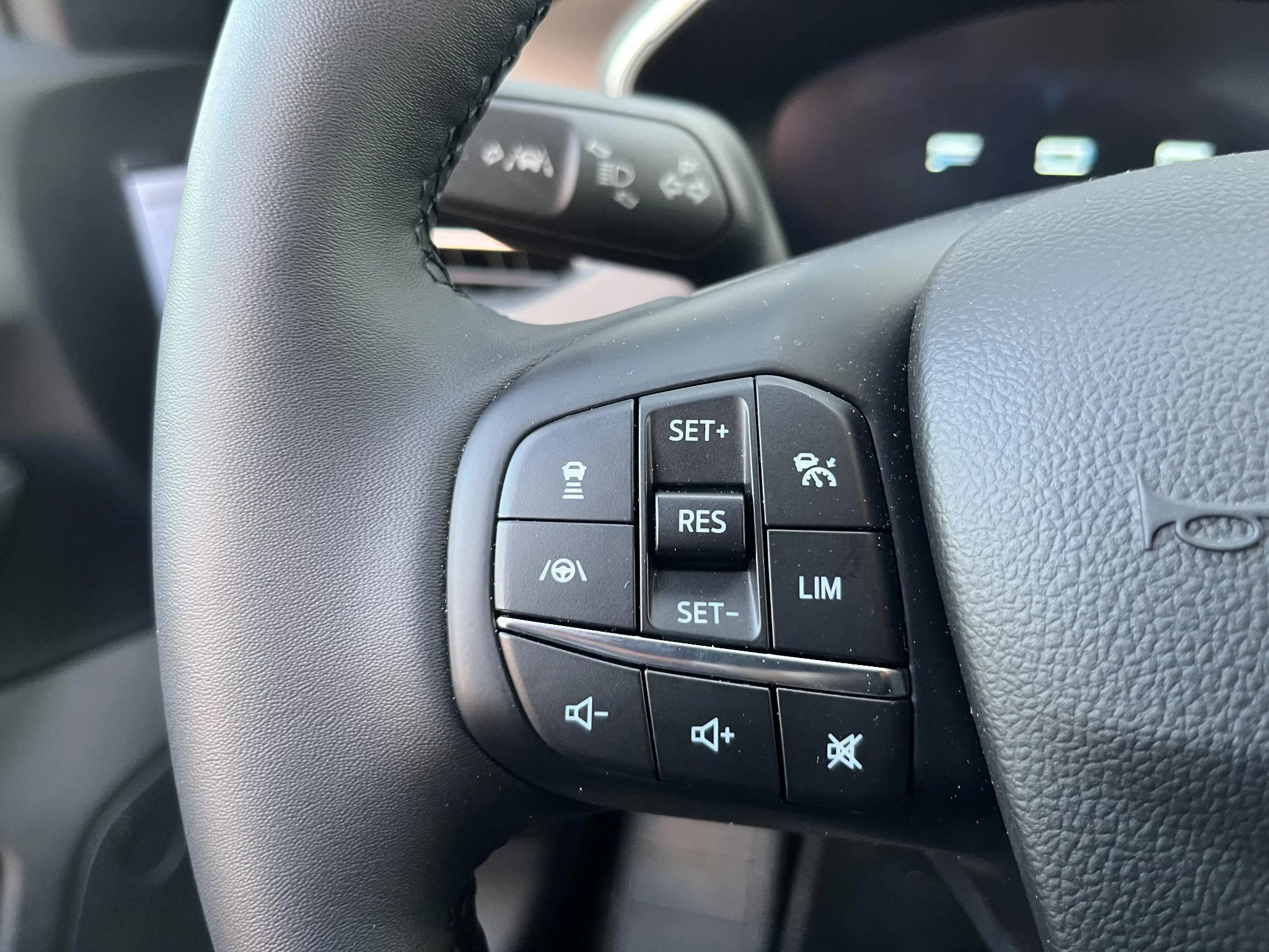 Ford Focus 1.0 EcoBoost Hybrid Titanium X