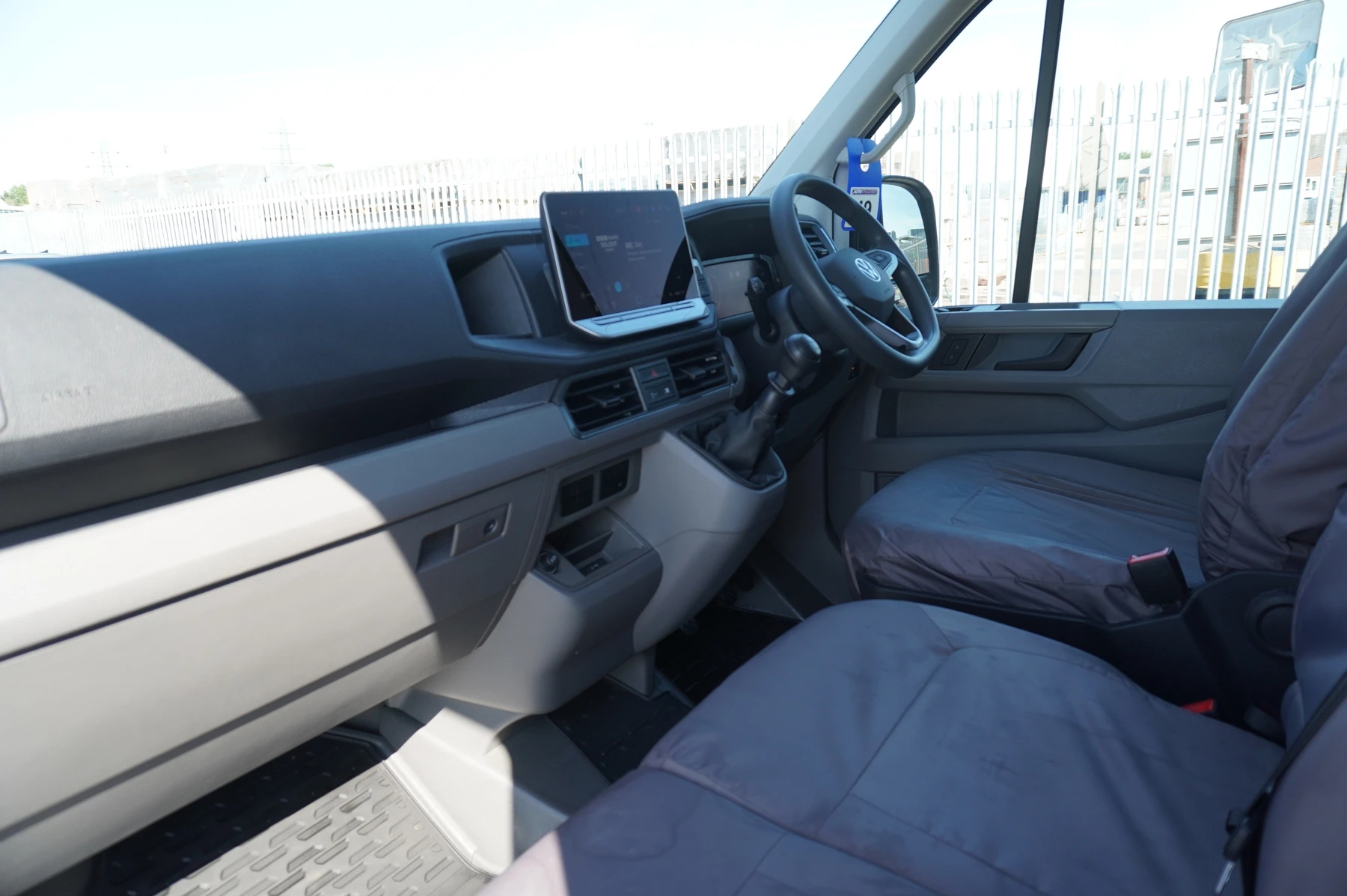 Volkswagen-Crafter-image-1