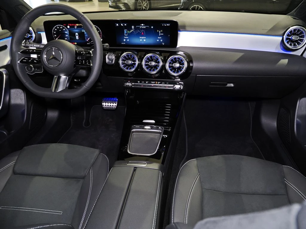 Mercedes-Benz-A-Klasse 180-image-13