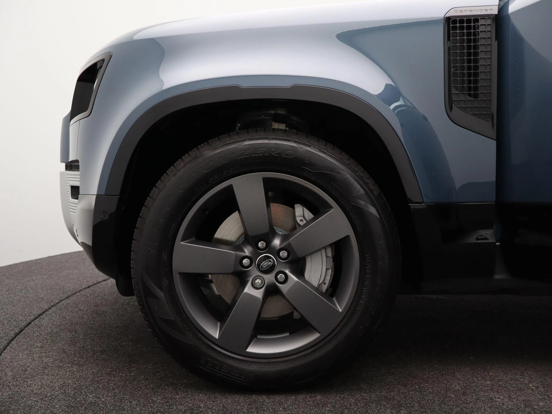 Land Rover-Defender-image-14