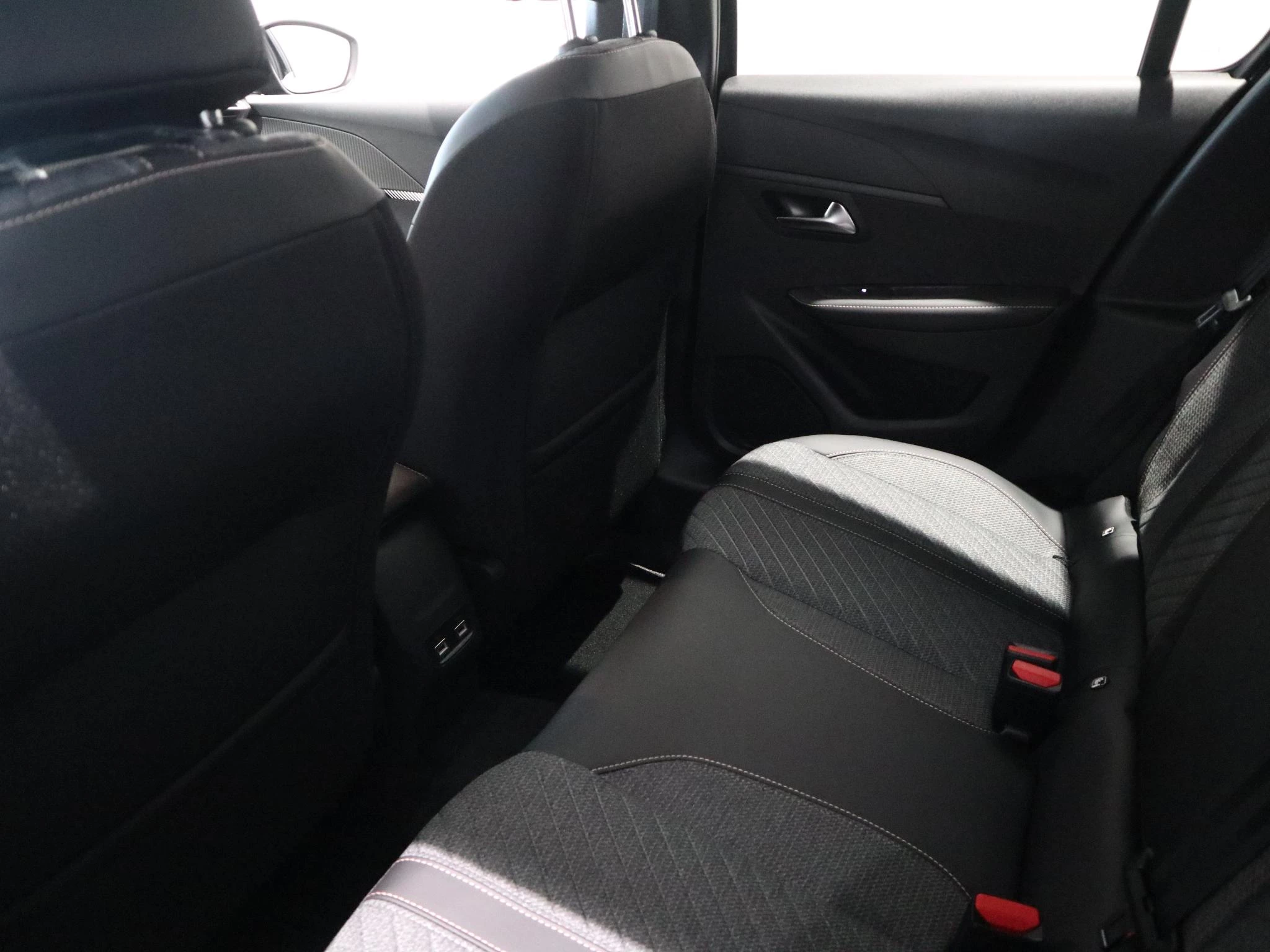 Peugeot-208-image-10