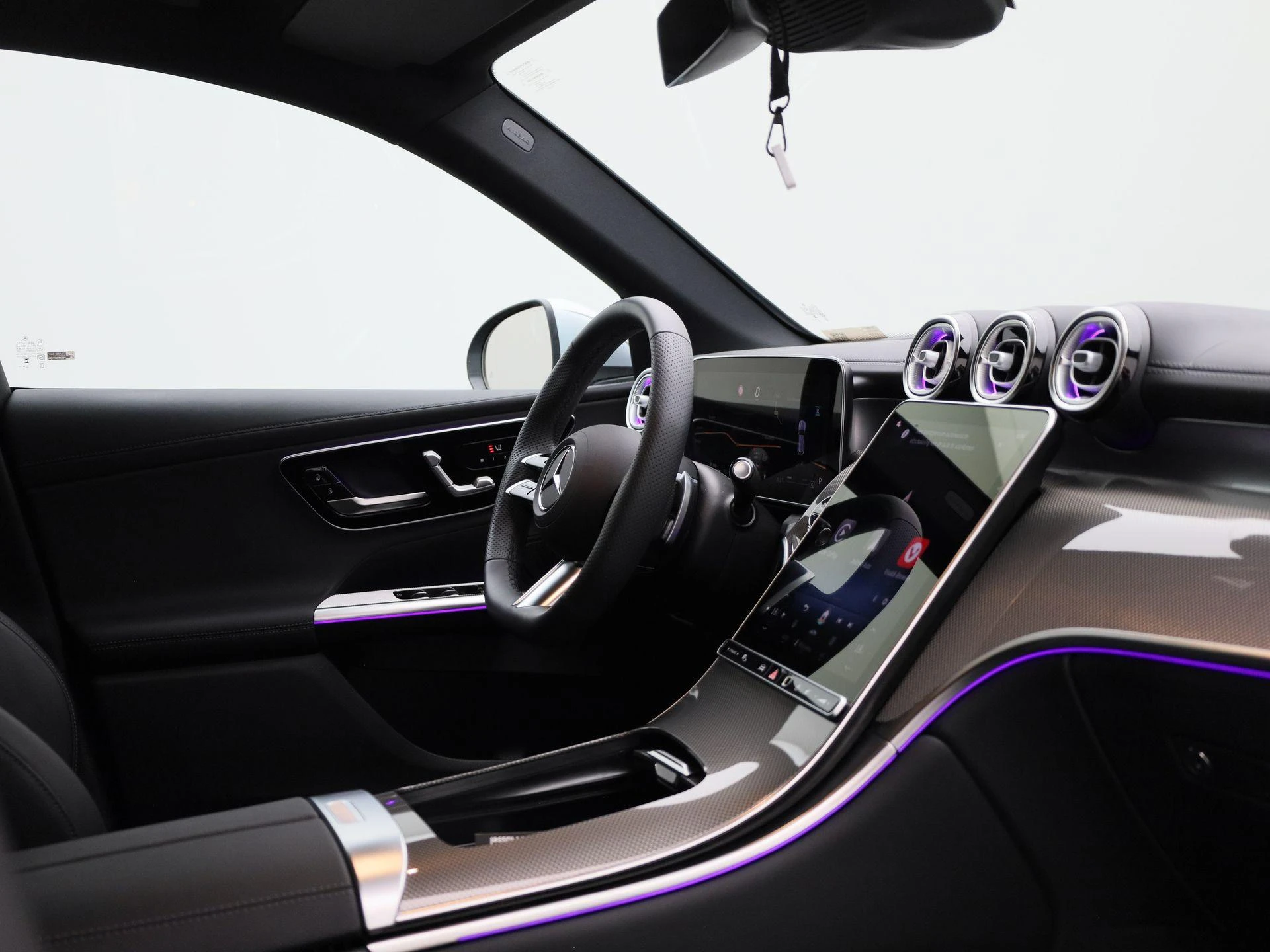 Mercedes-Benz-GLC-image-39
