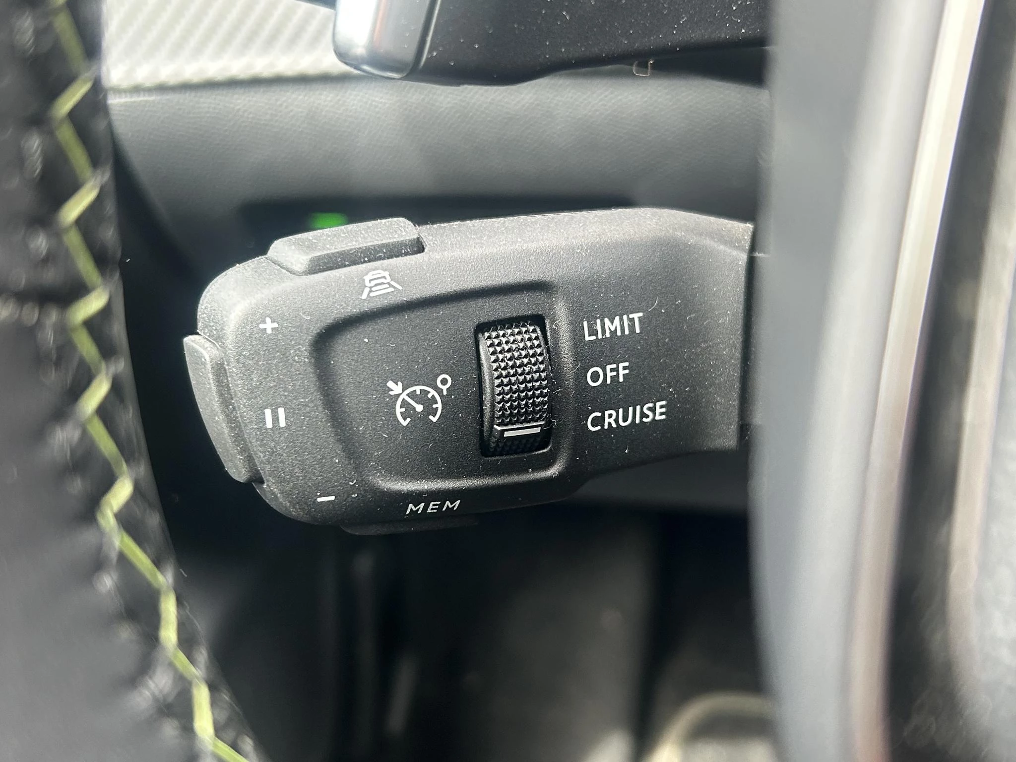 Peugeot-208-image-19