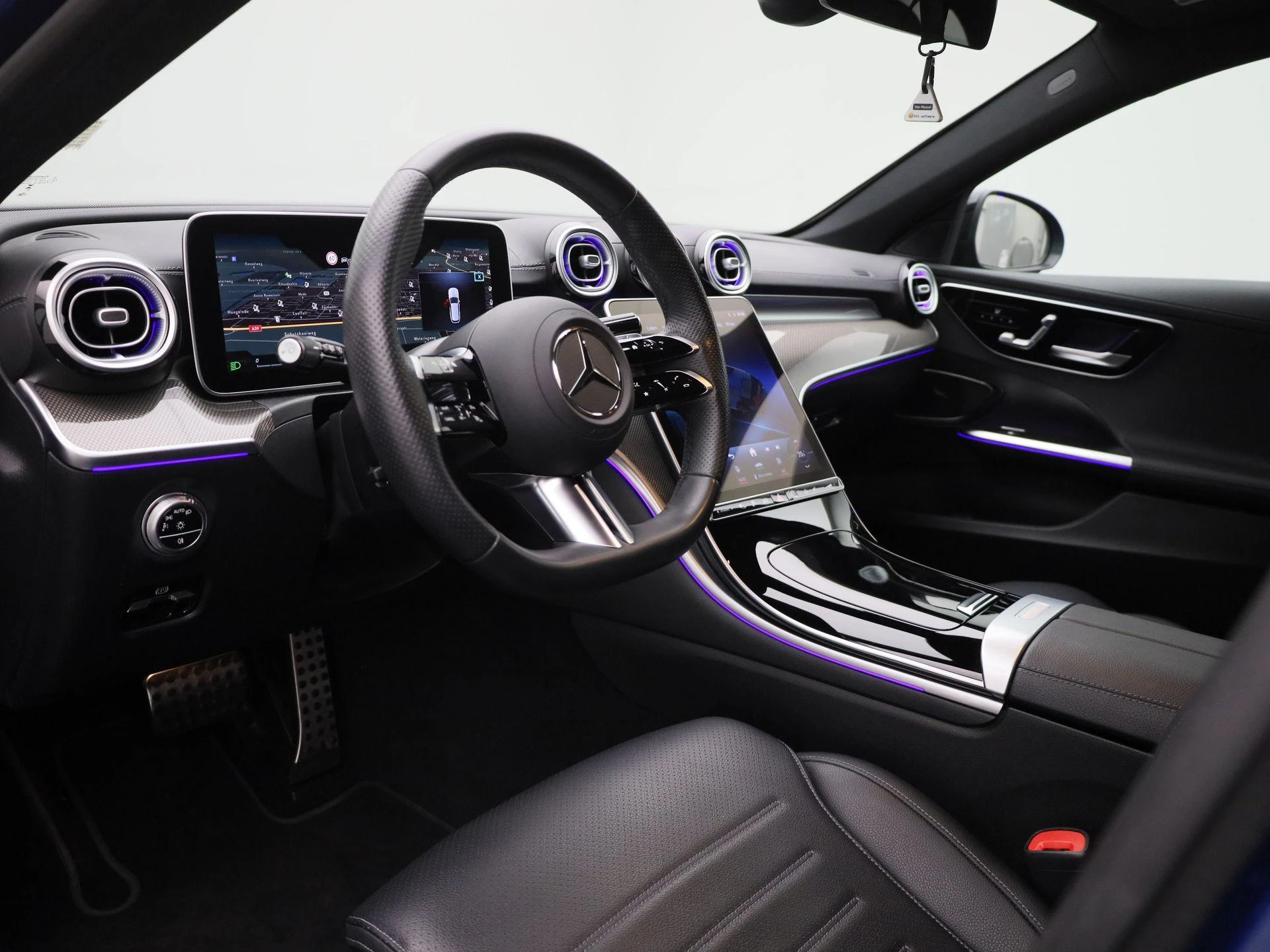 Mercedes-Benz-C-Klasse-image-35