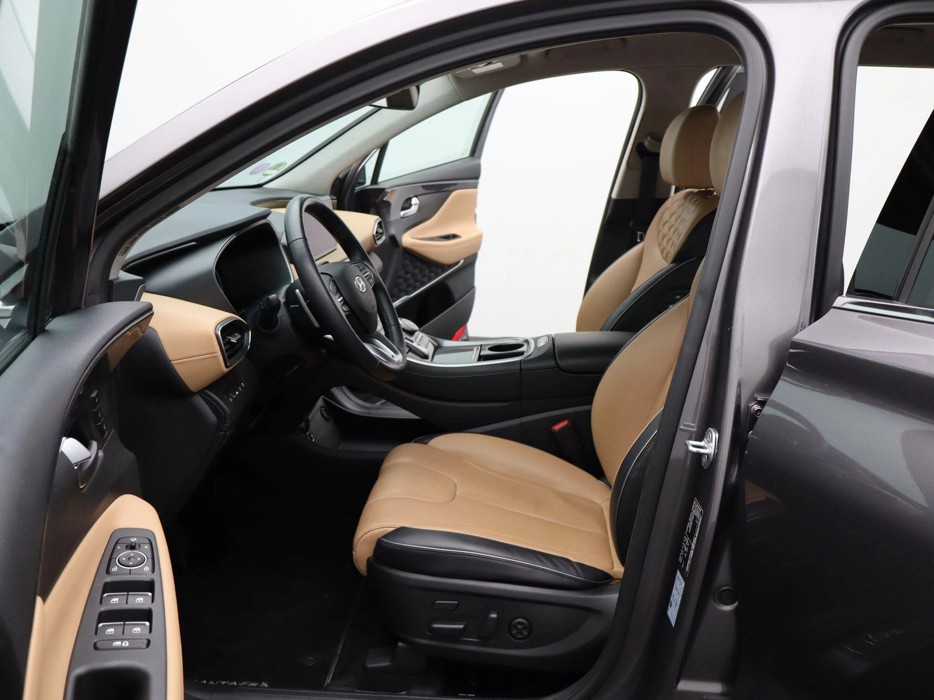 Hyundai-Santa Fe-image-12