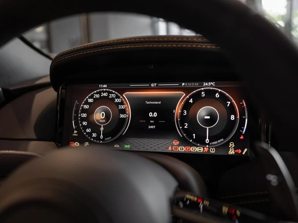 Aston Martin DB12 Coupe Aston Martin Hamburg
