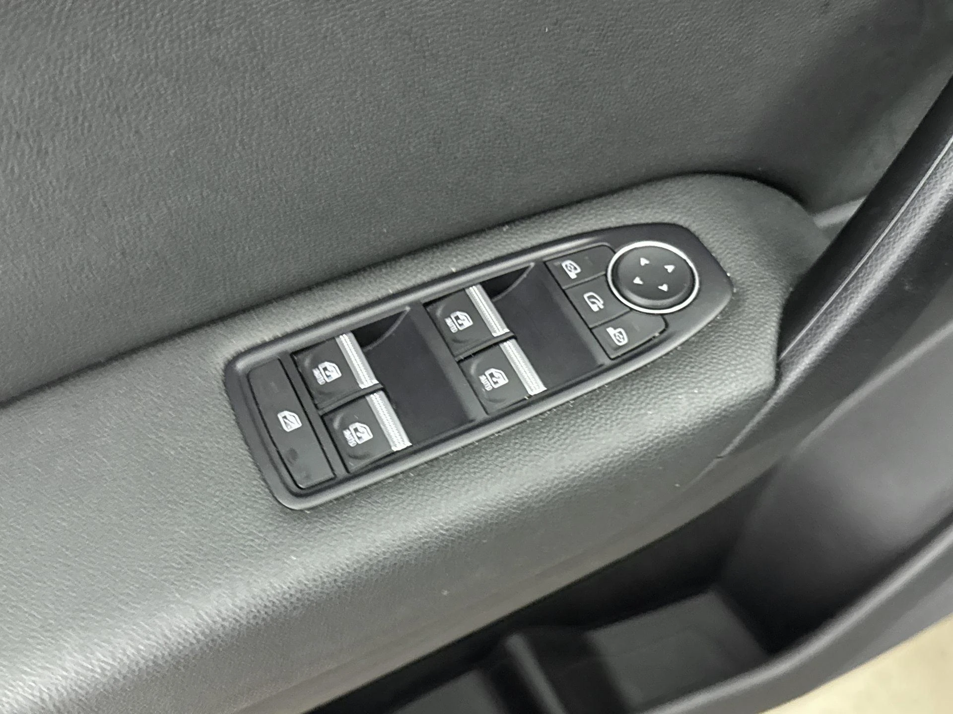 Renault-Captur-image-12
