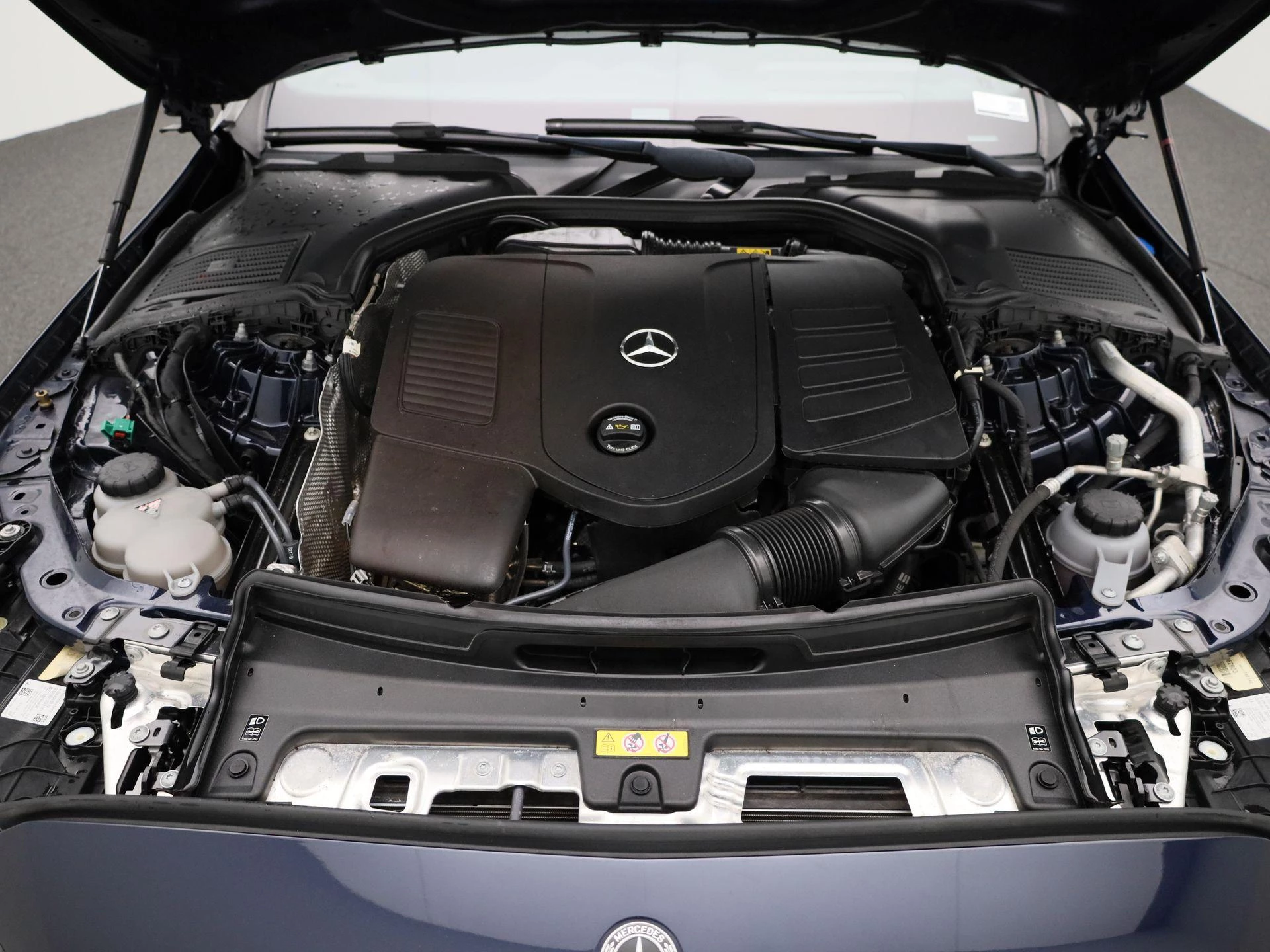 Mercedes-Benz-C-Klasse-image-35