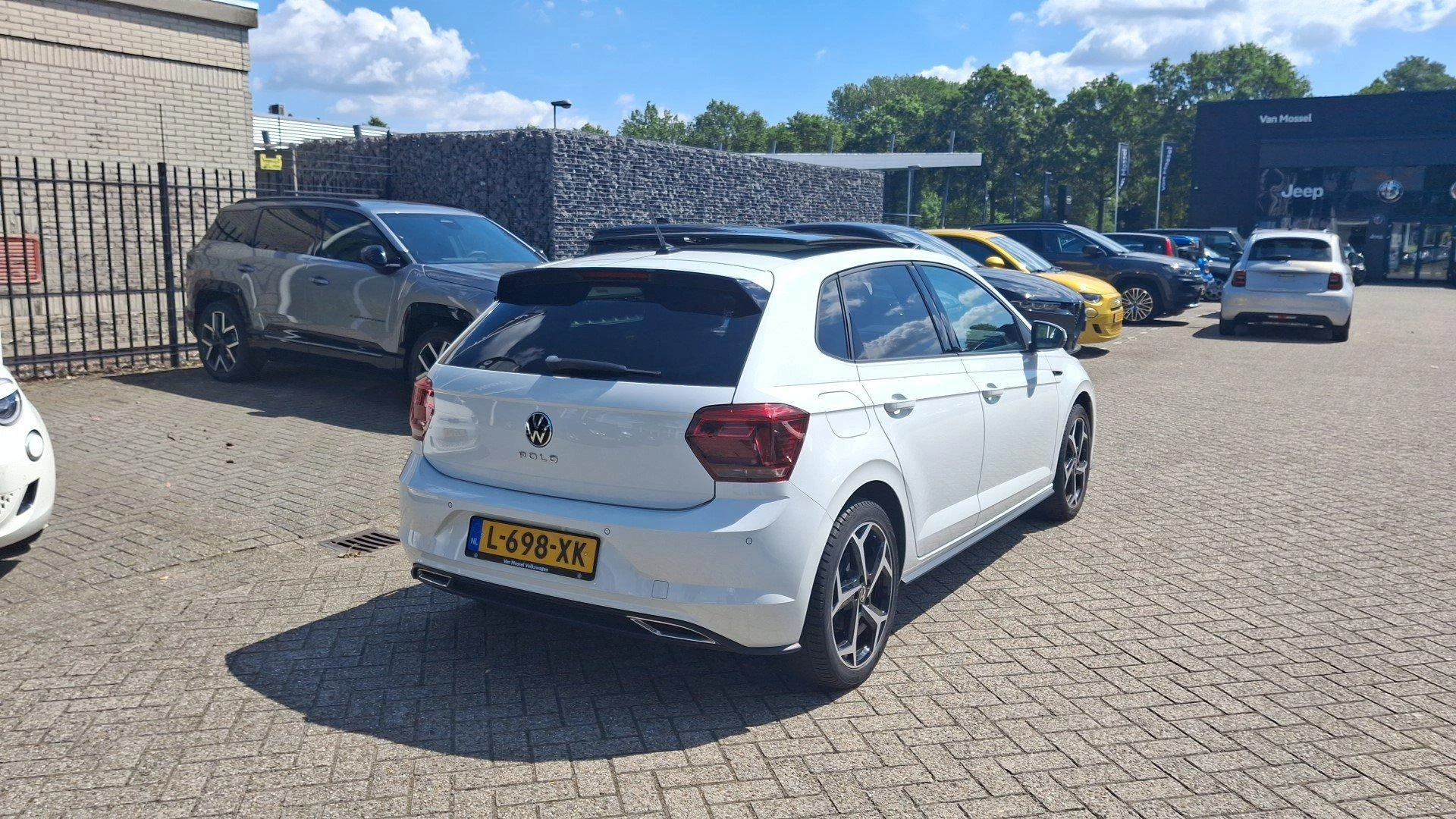 Volkswagen-Polo-image-3