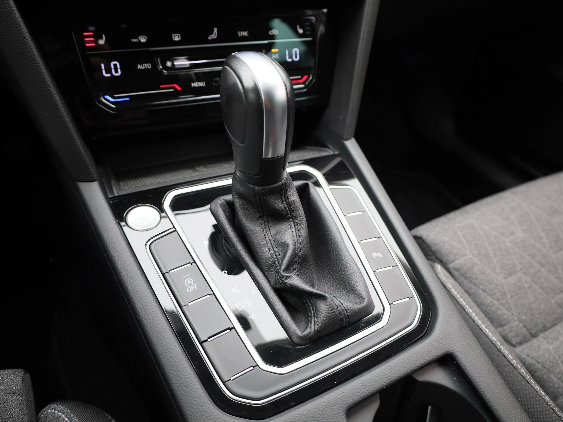 Volkswagen-Passat-image-32