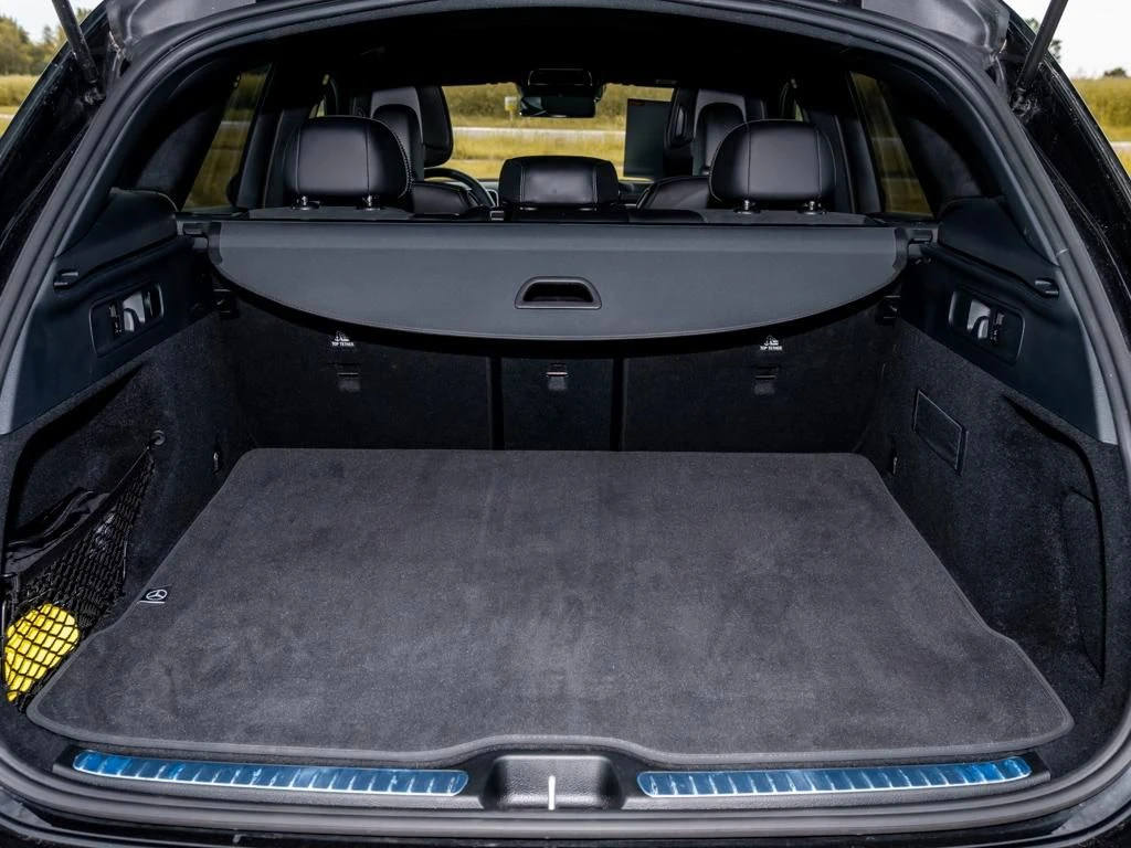 Mercedes-Benz-GLC 300 d-image-15