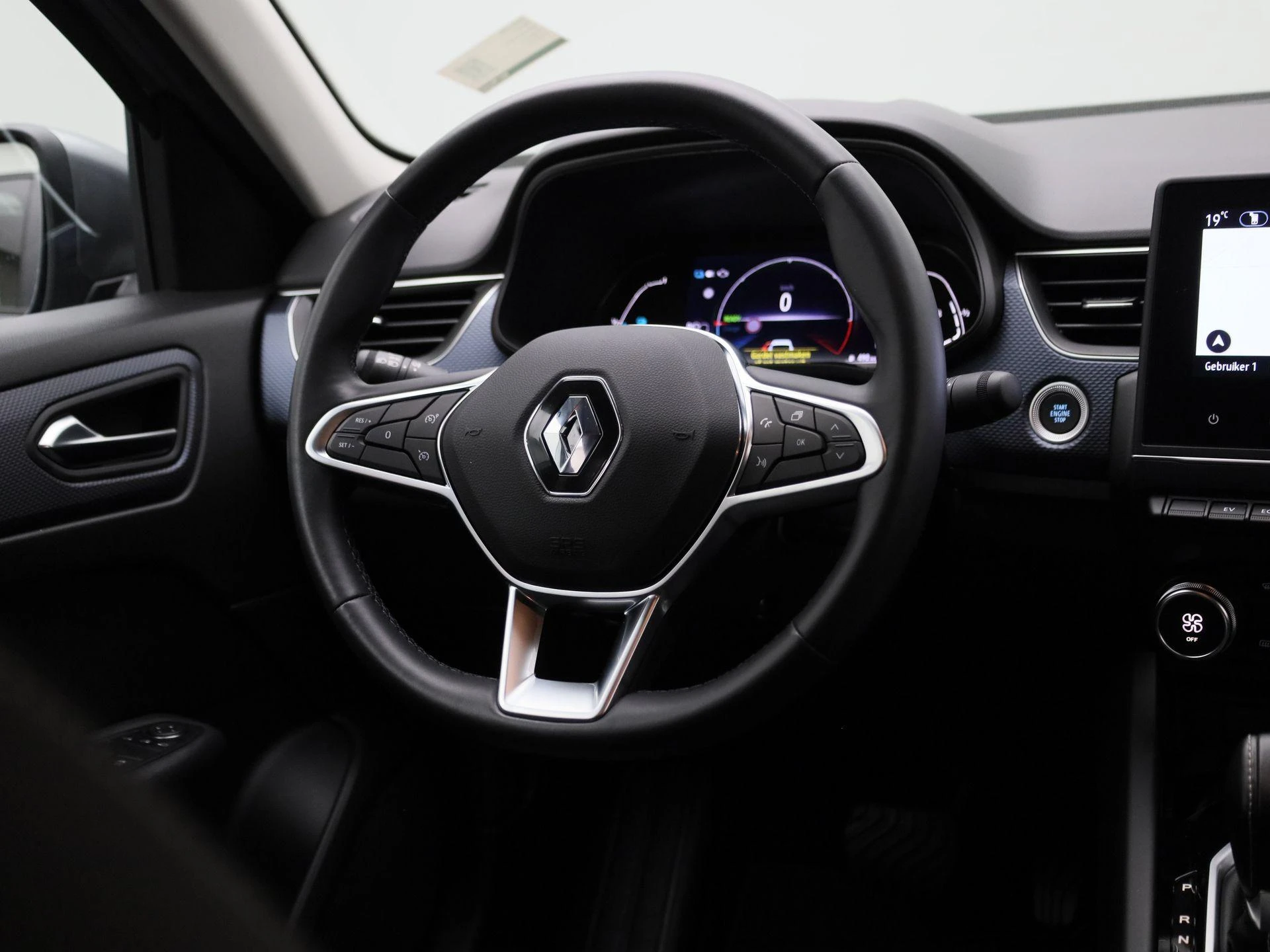Renault-Arkana-image-8
