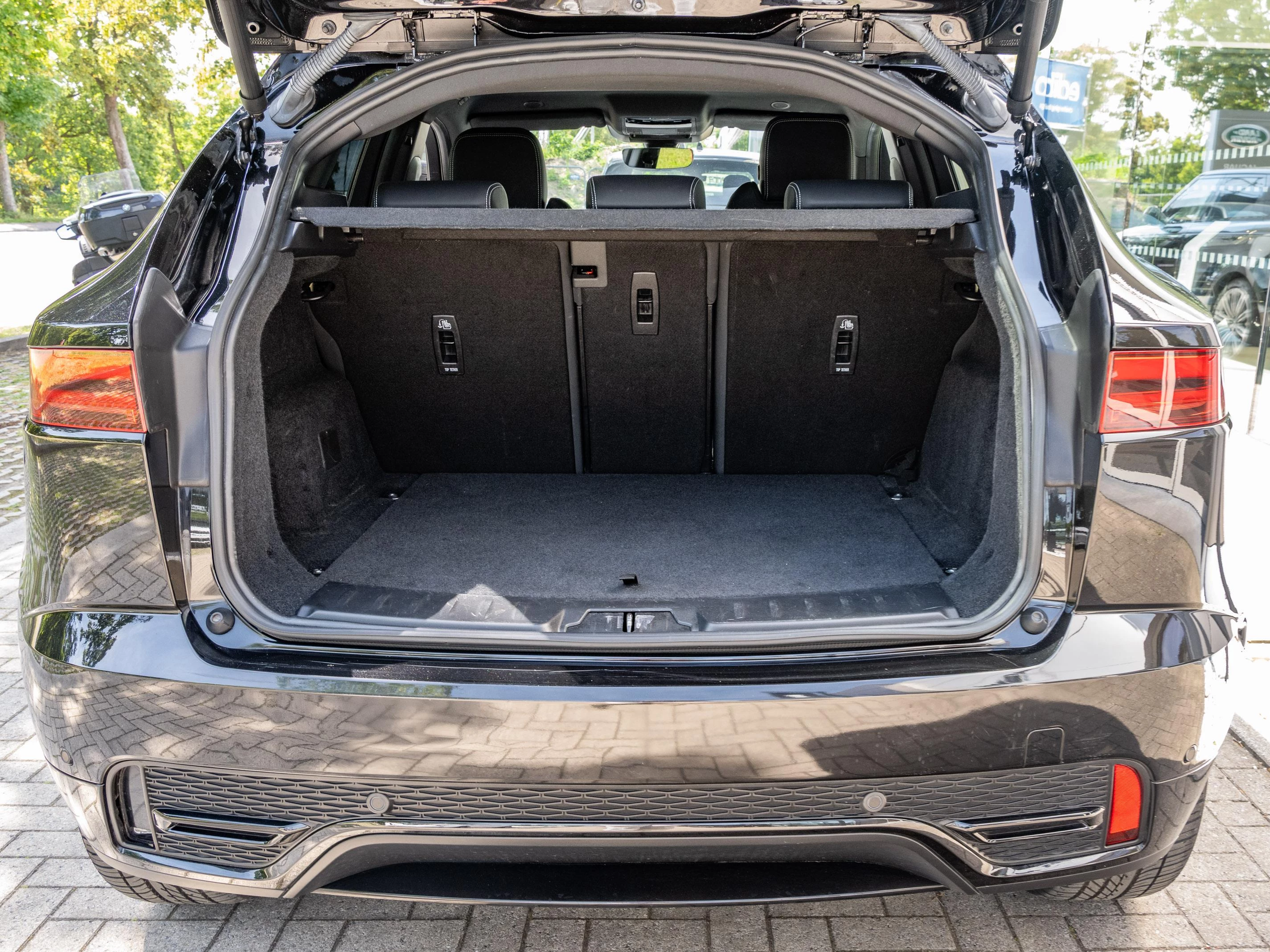 Jaguar E-PACE P300e R-Dynamic HSE
