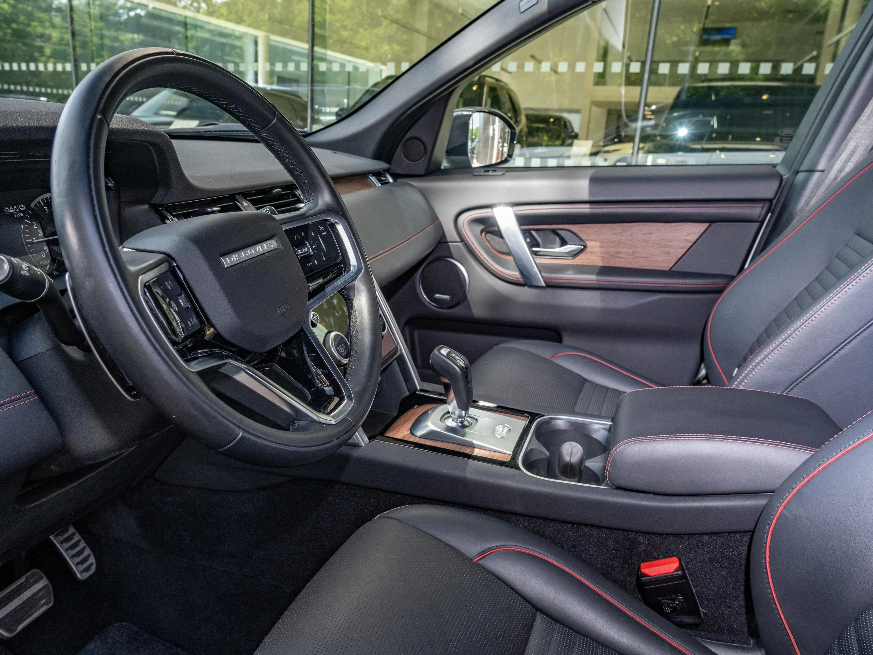 Land Rover Discovery Sport P300e R-Dynamic HSE AWD Auto. 23MY