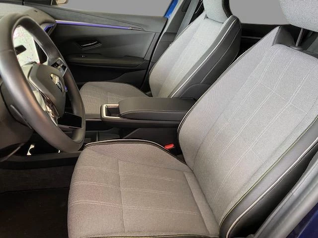 Renault-Megane E-Tech-image-6