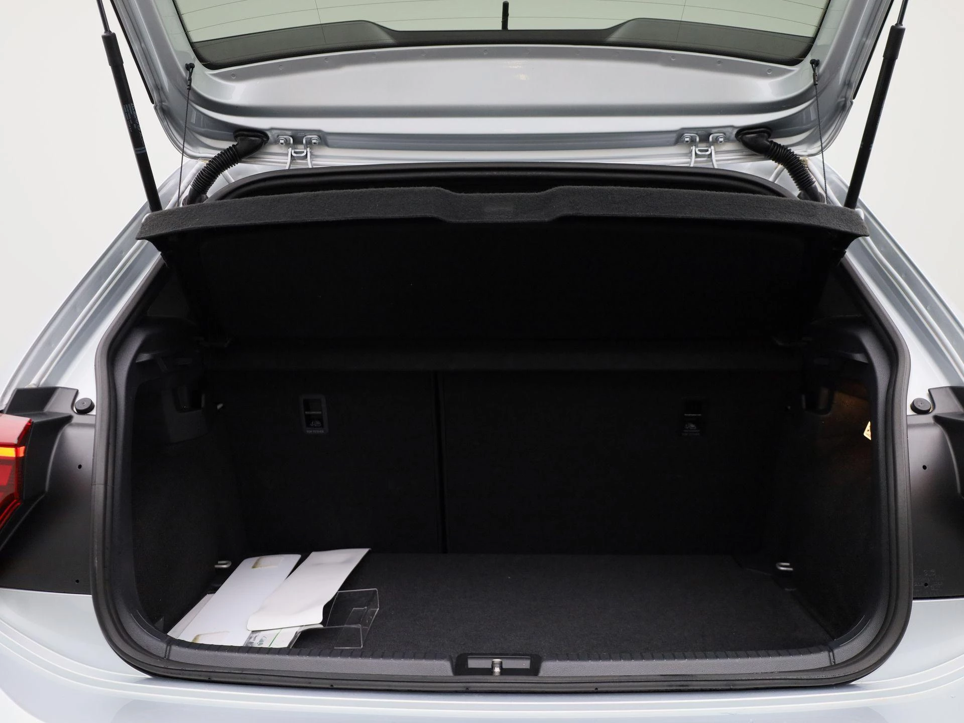 Volkswagen-Polo-image-13